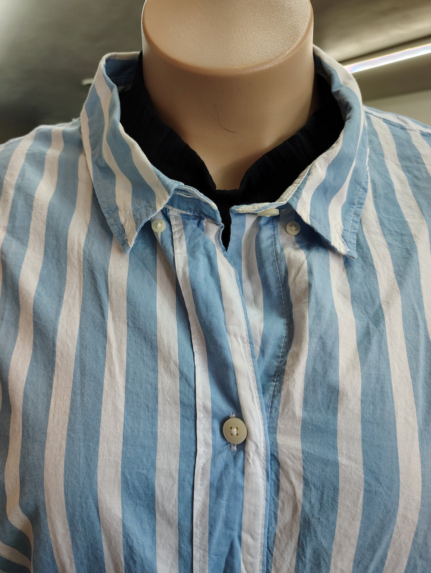 Old Navy boyfriend shirt size 4x blue stripes button front