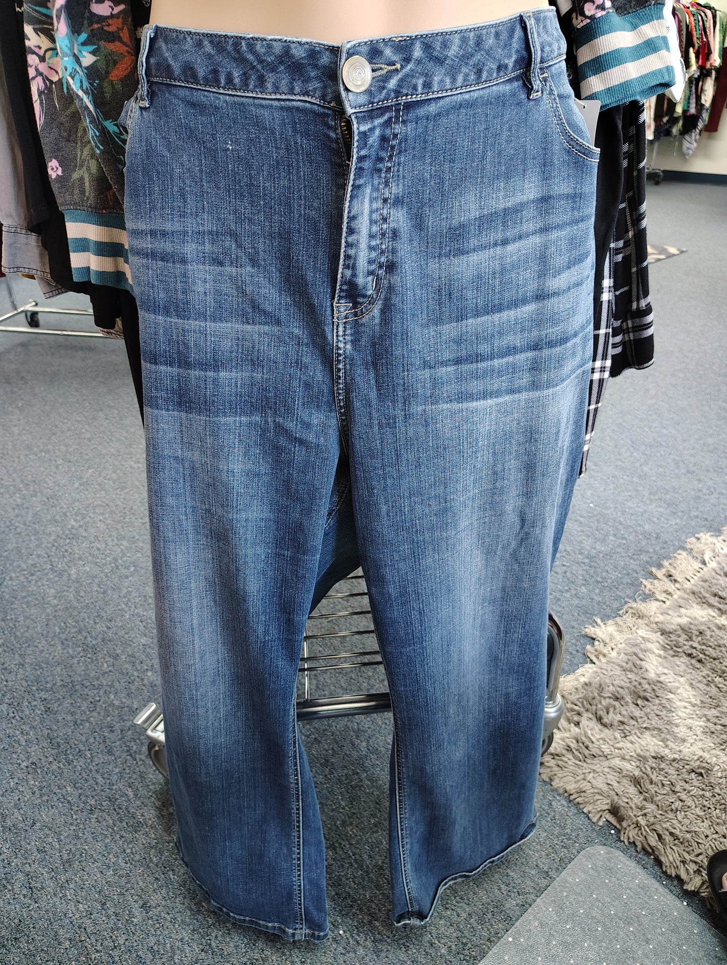 Lane Bryant Genius Fit bootcut jeans size 28 short