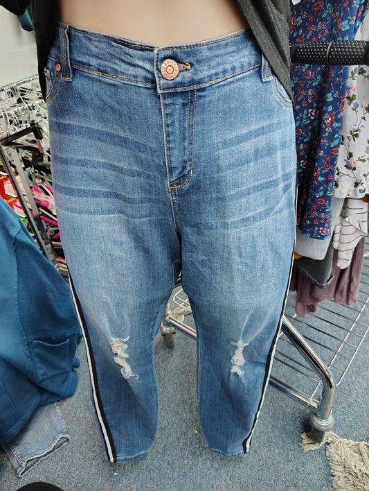 Celebrity Pink mid rise skinny jeans with side stripe size 20