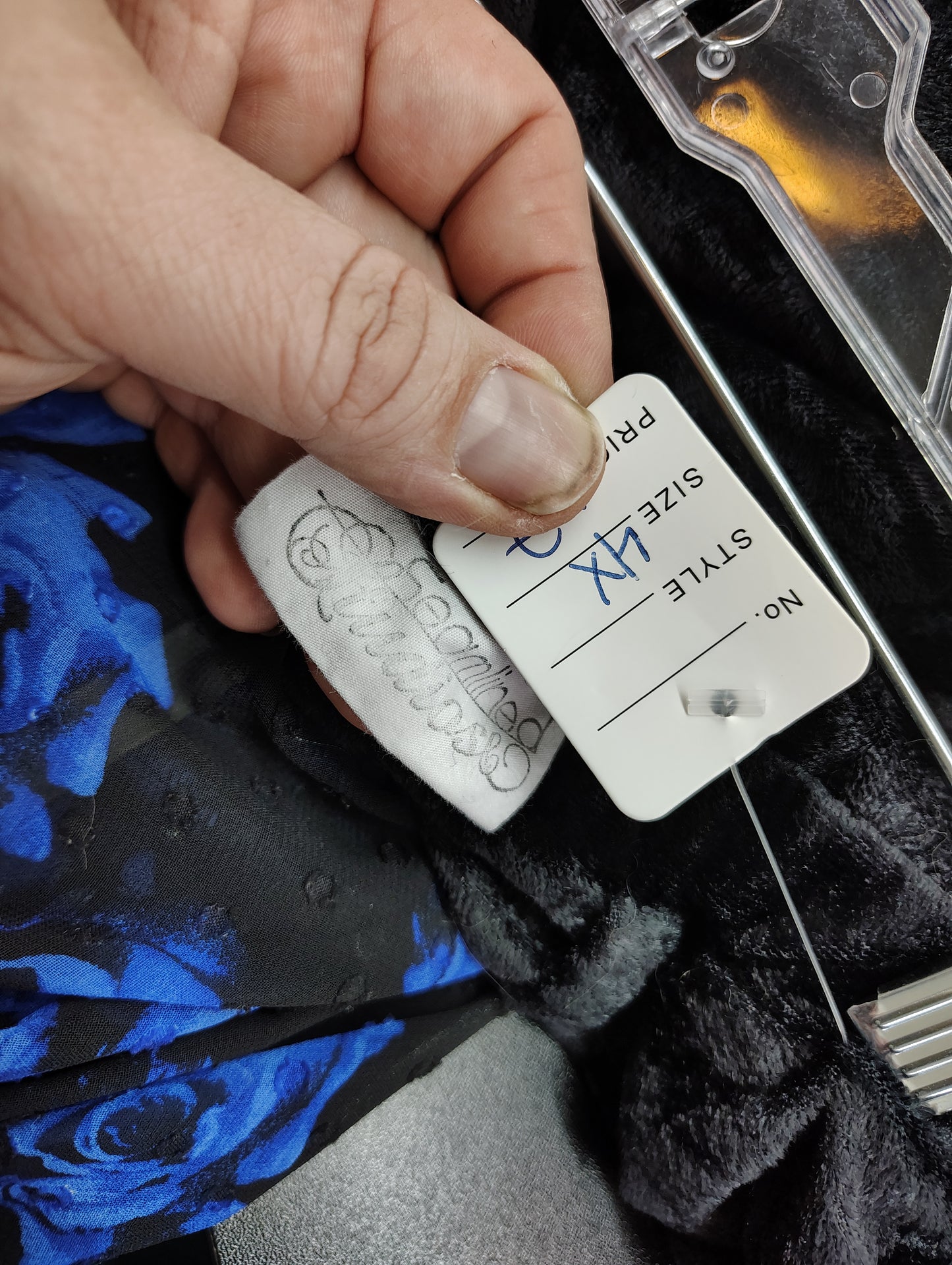 Seamlined Studios black velvet skater skirt size 4x