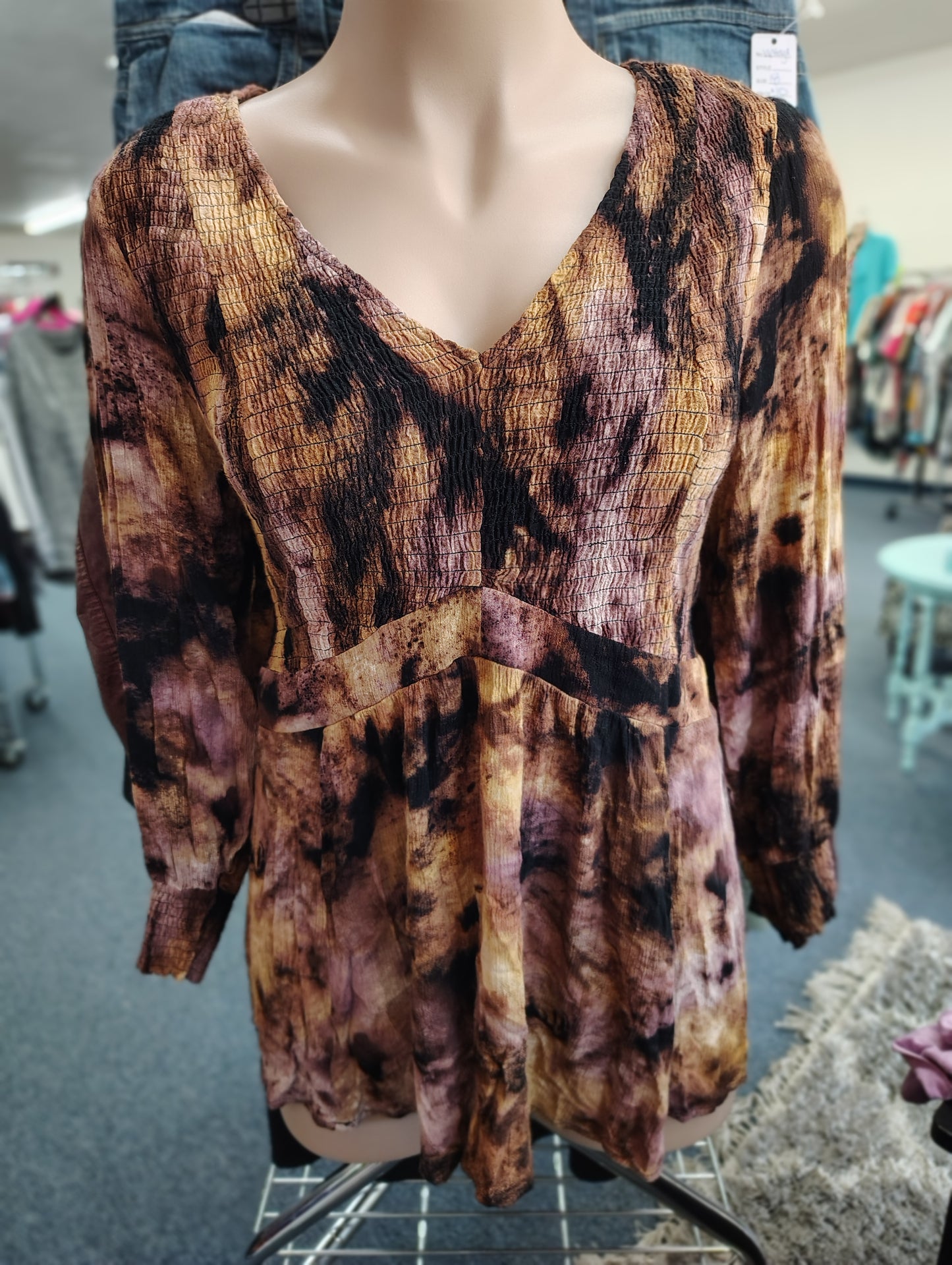 Torrid tie dye smocked top long sleeves size 4x