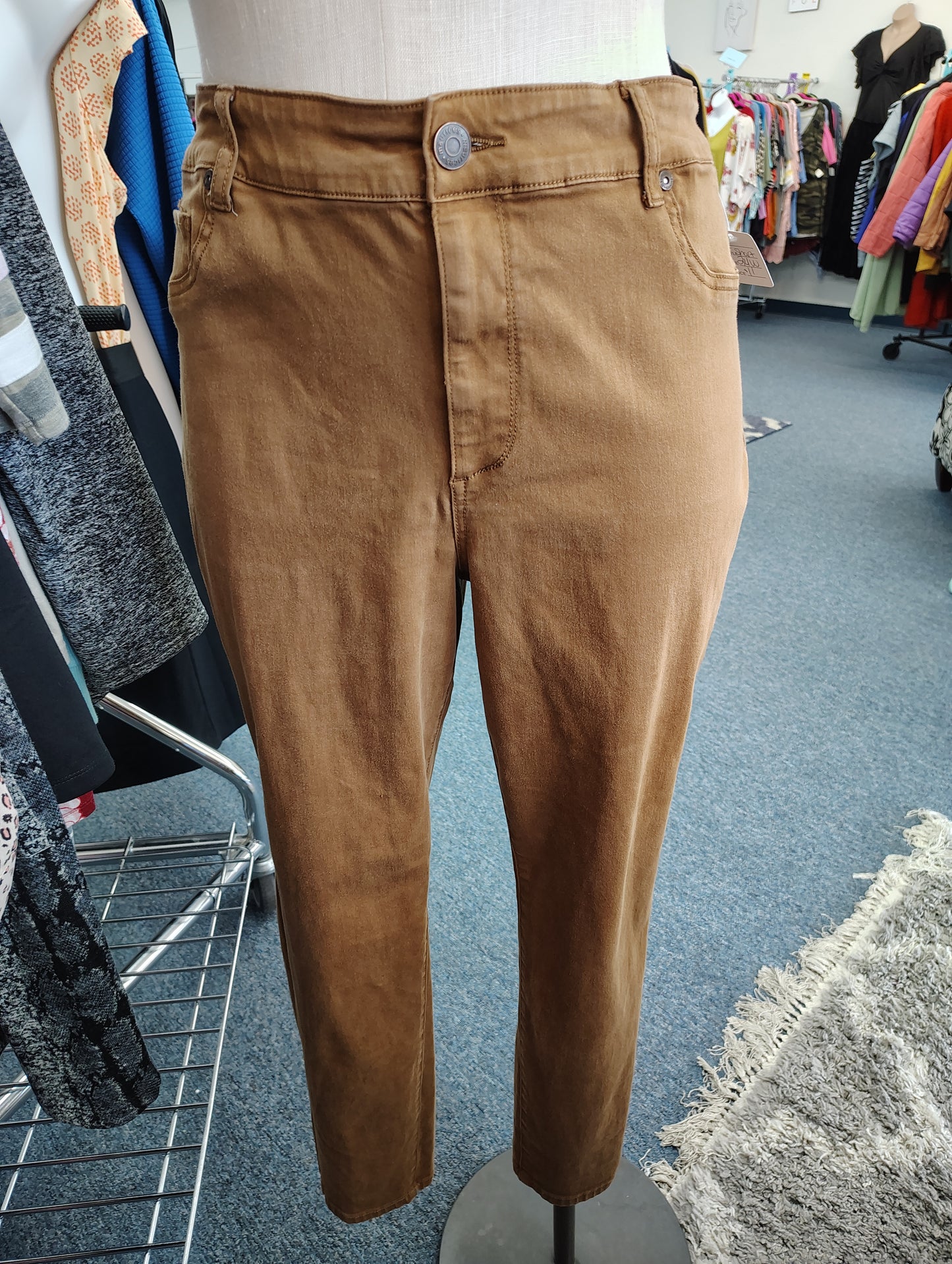 Maurices brown skinny jeans size 24w short