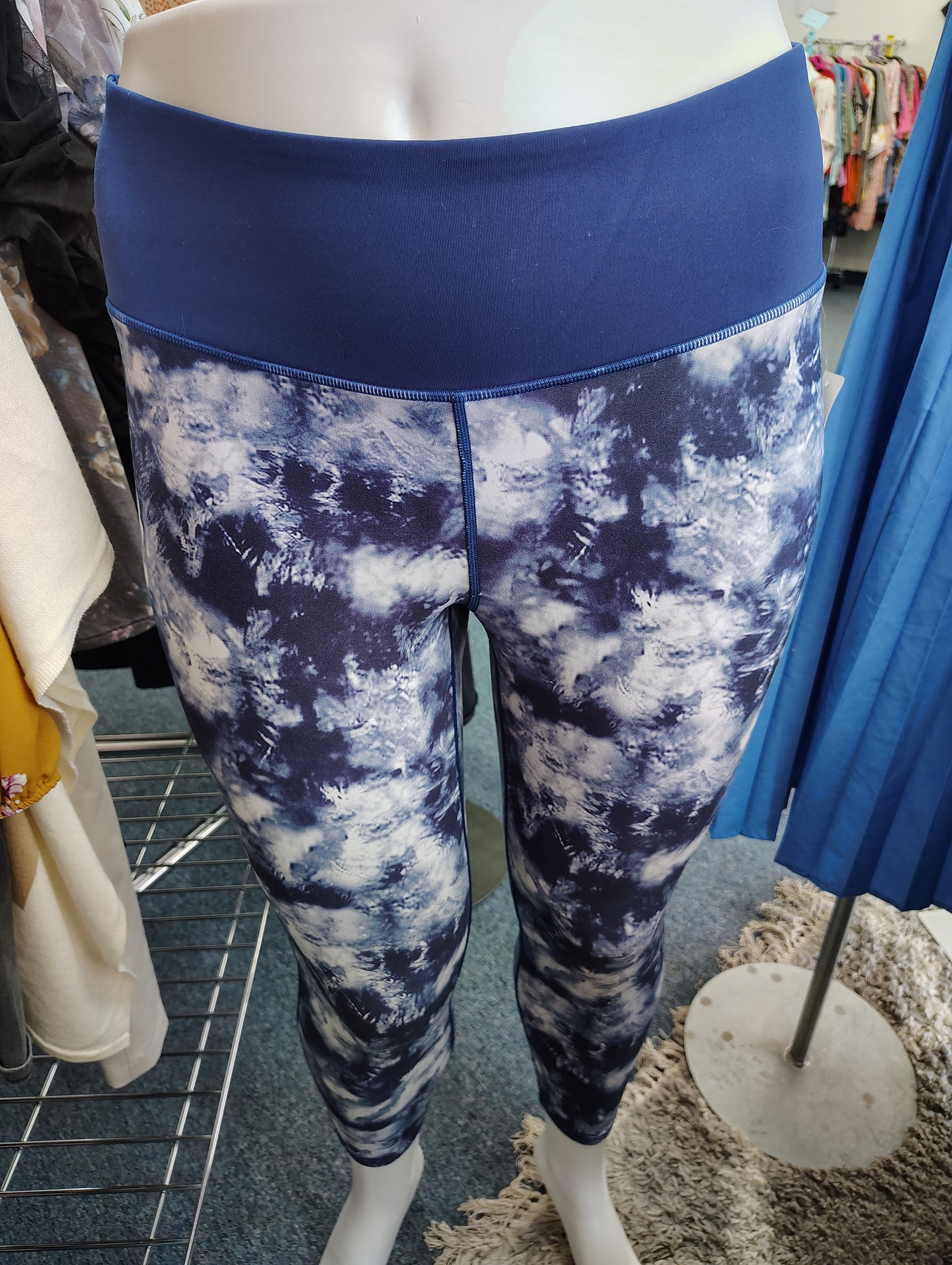 Torrid blue tie dye leggings with cutouts size 2x