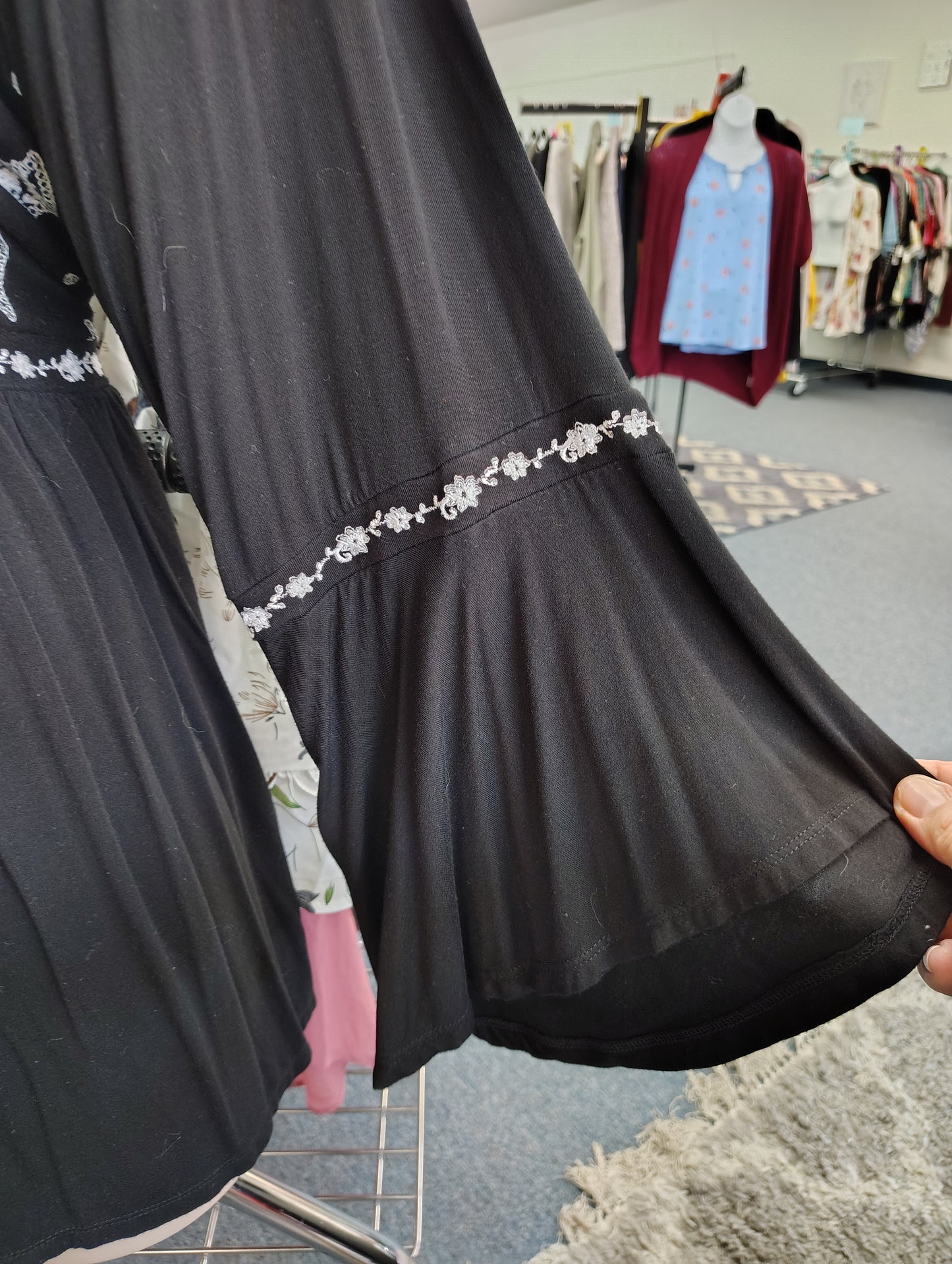 Torrid black embroidered babydoll knit top size 4x