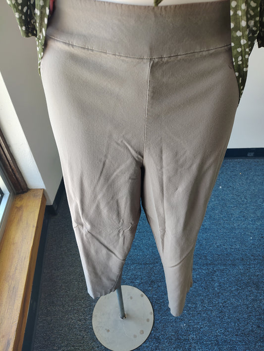 Cato pull on khaki dress capri pants size 24w