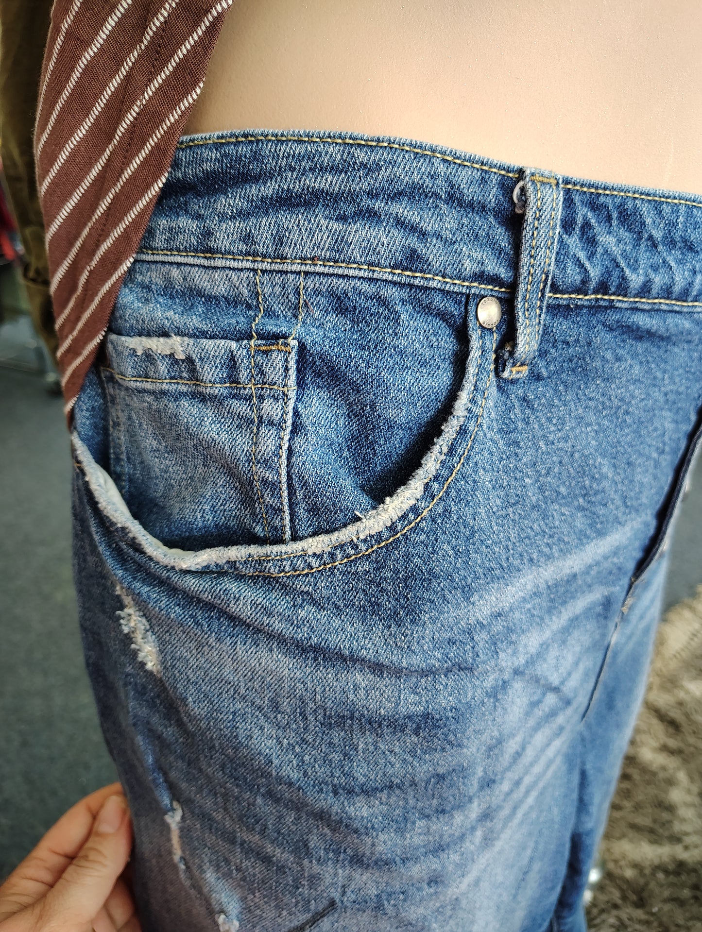Torrid high rise straight jeans distressed size 28 tall