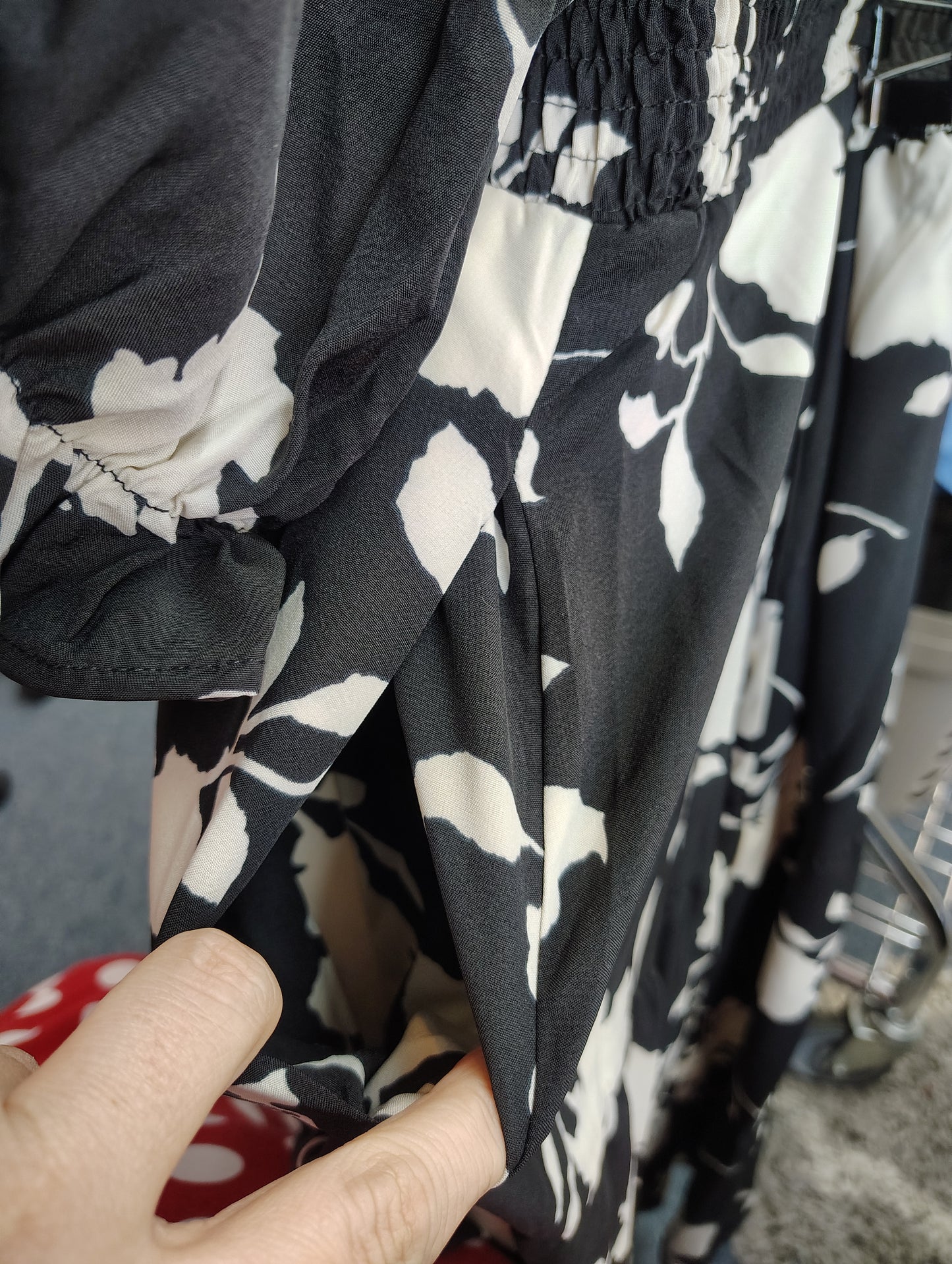 Bloomchic NWT black floral midi dress size 26 4x