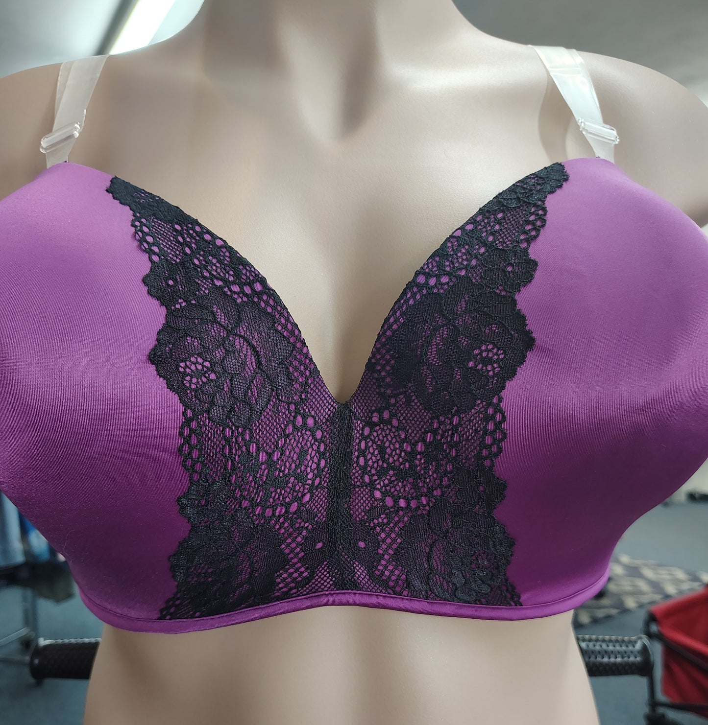 Cacique purple strapless bra with lace size 42F