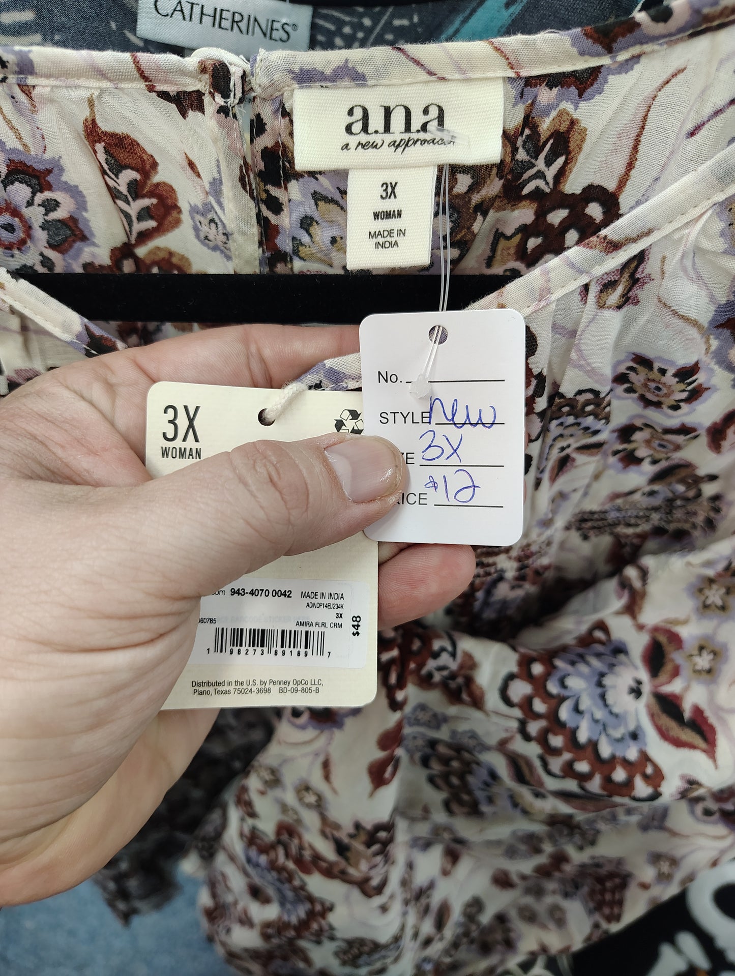 A.n.a. NWT floral top size 3x