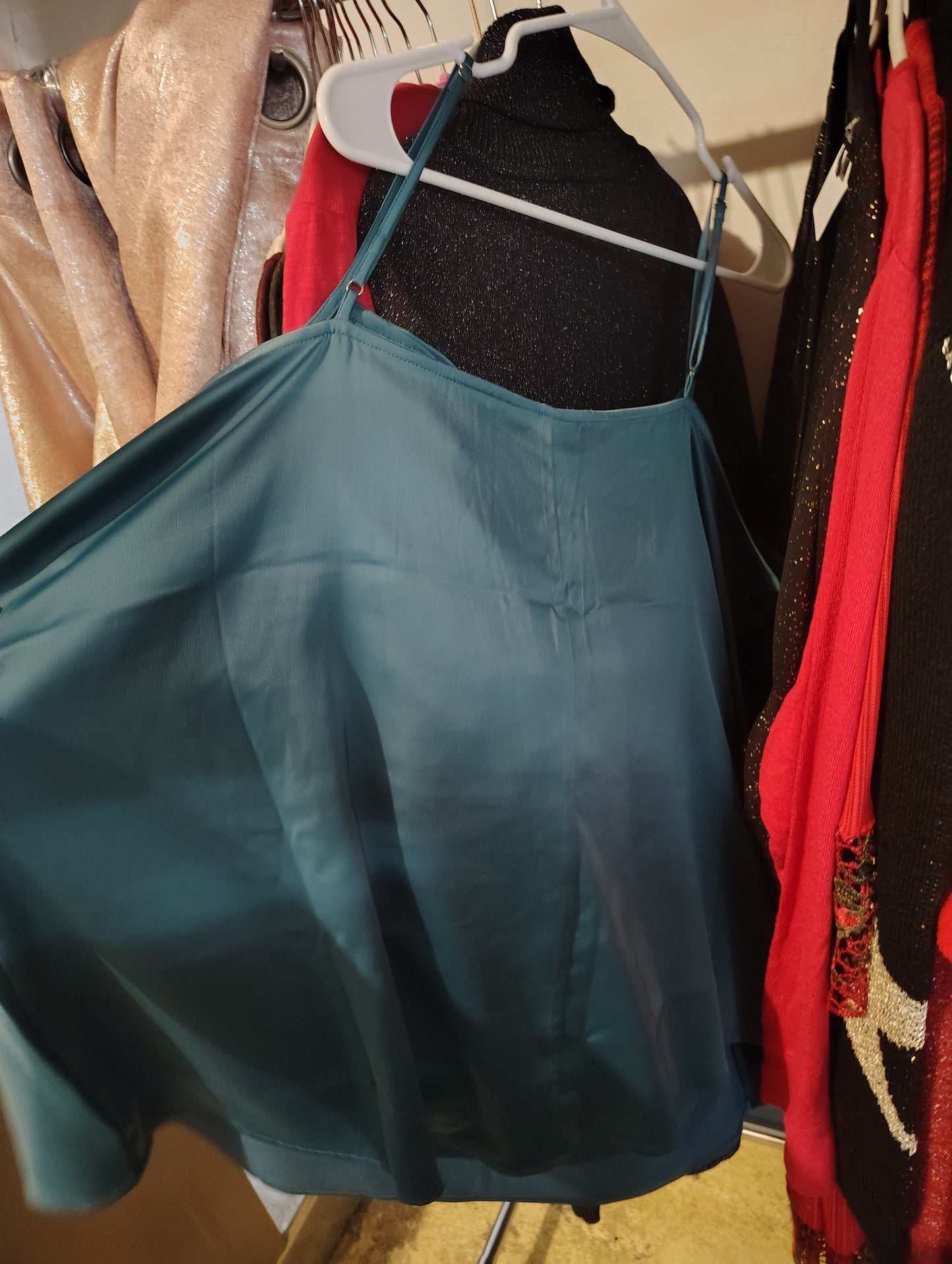 Lane Bryant green slinky cami with lace accent size 3x 24