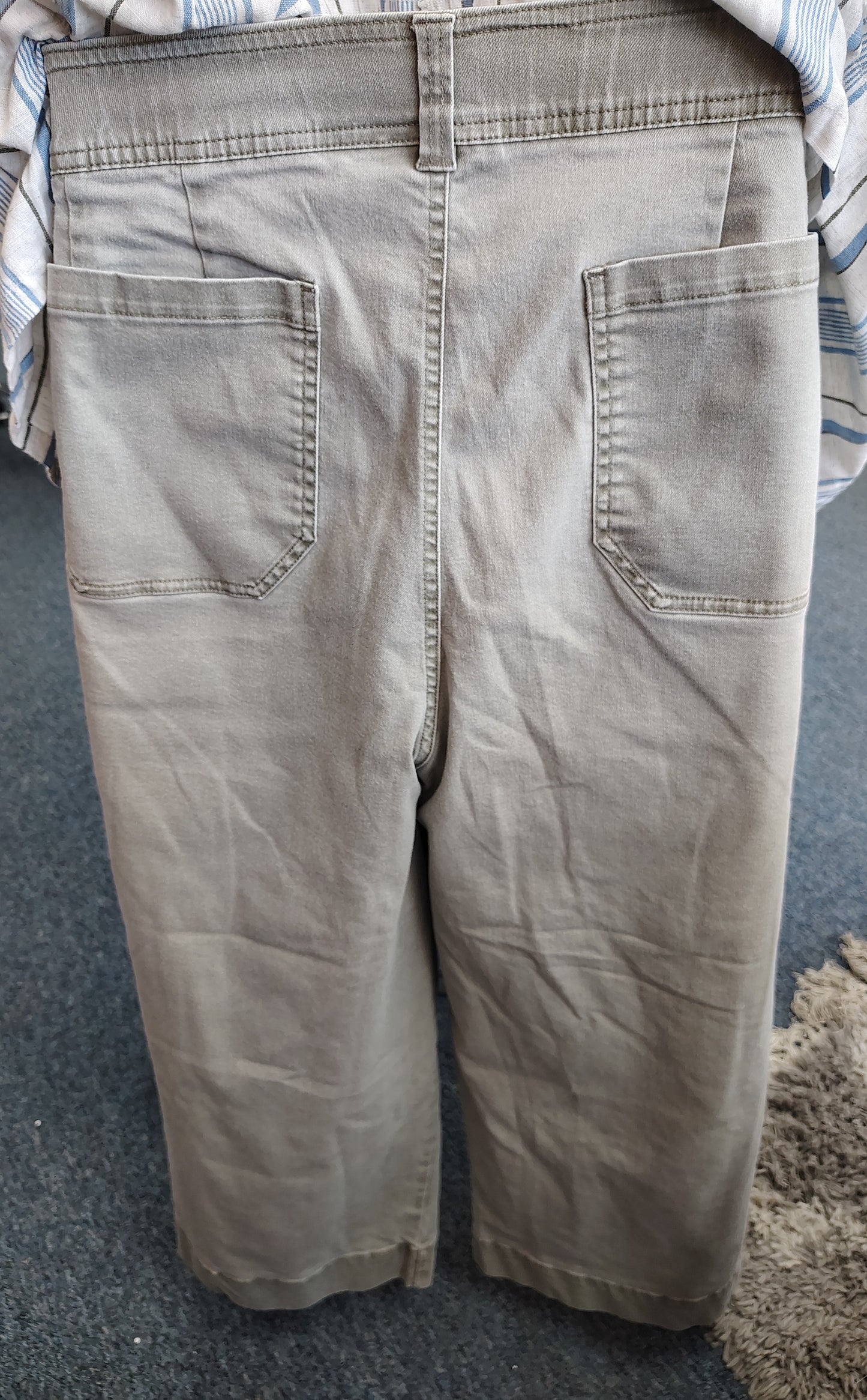 Lane Bryant light green wide leg cropped jeans size 16