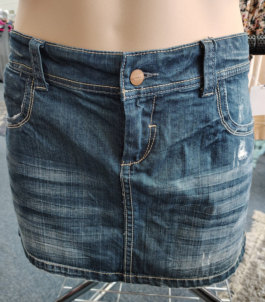 Retro Maurices denim mini skirt size 18 (Fits like 16)