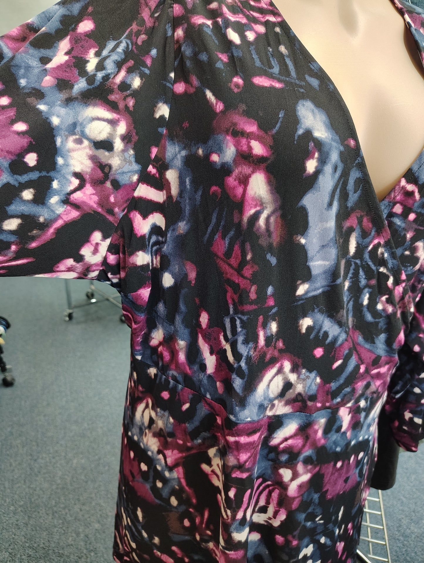 Torrid printed wrap top size 6x