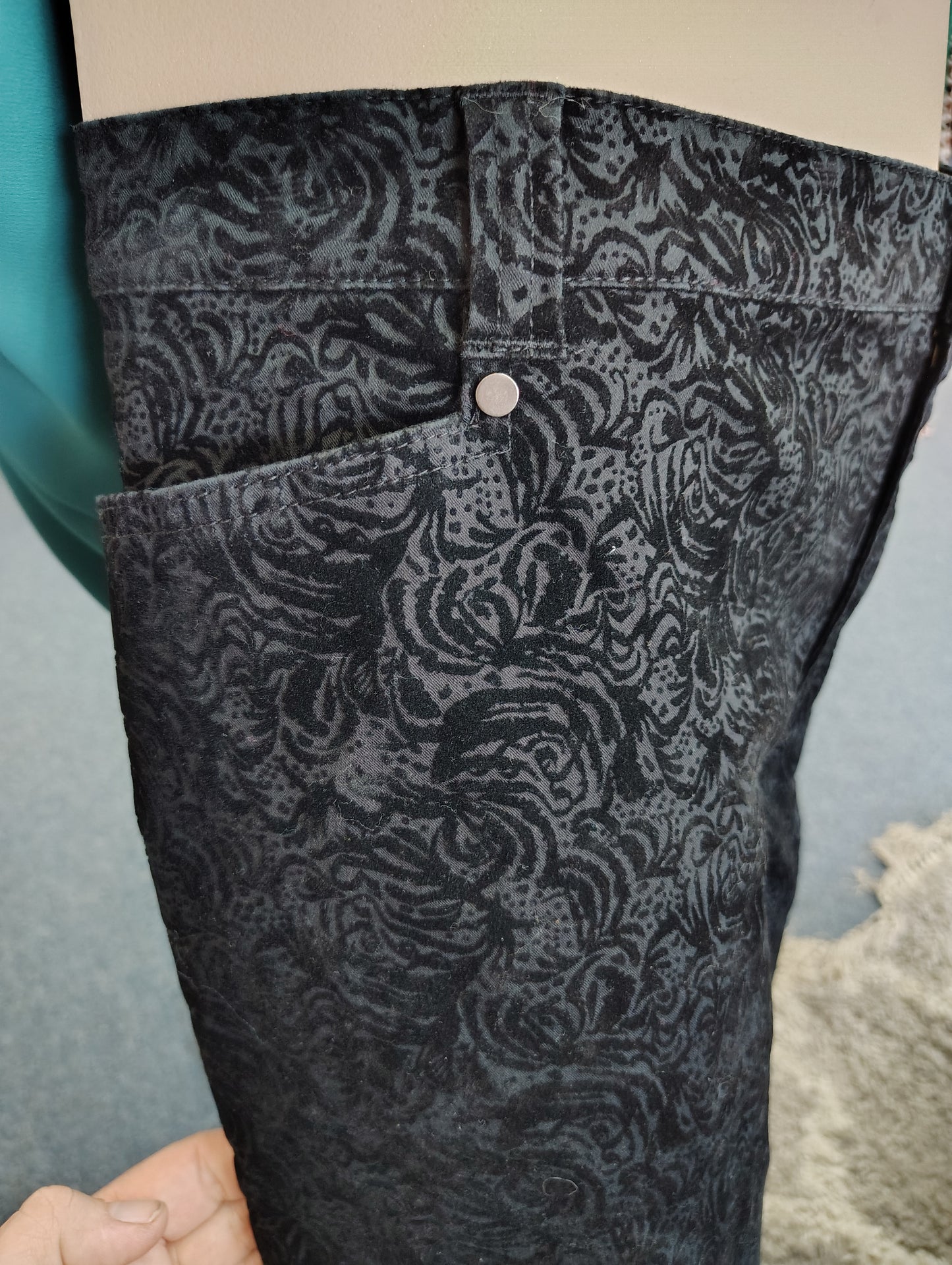 Catherines black velvet pattern jeans size 30W