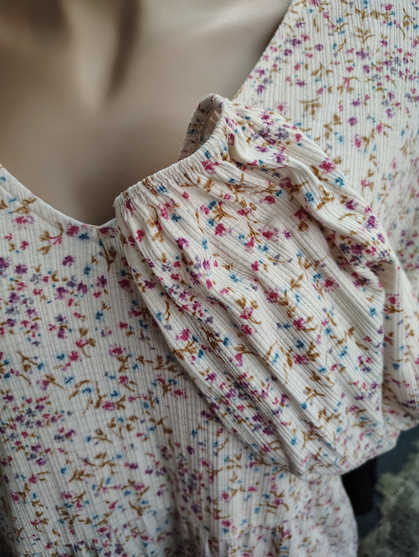 Torrid floral tiered long sleeve top stretchy size 5x