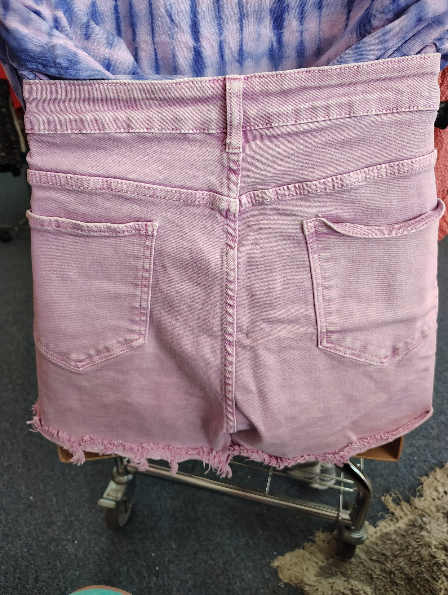 The Edit mid rise shorts in lilac purple size 20