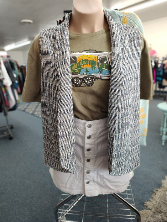CJ Banks open patterned vest size 2x