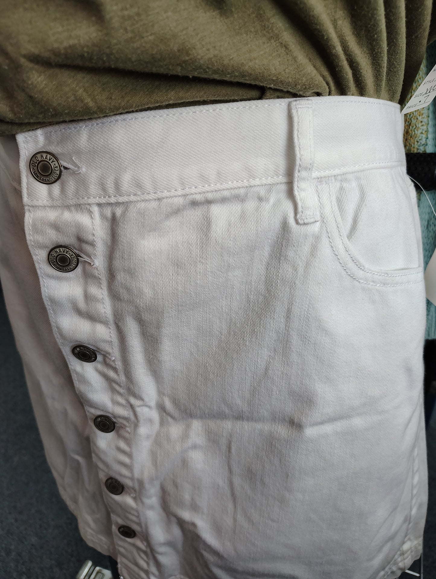 Old Navy white button front mini skirt size 18