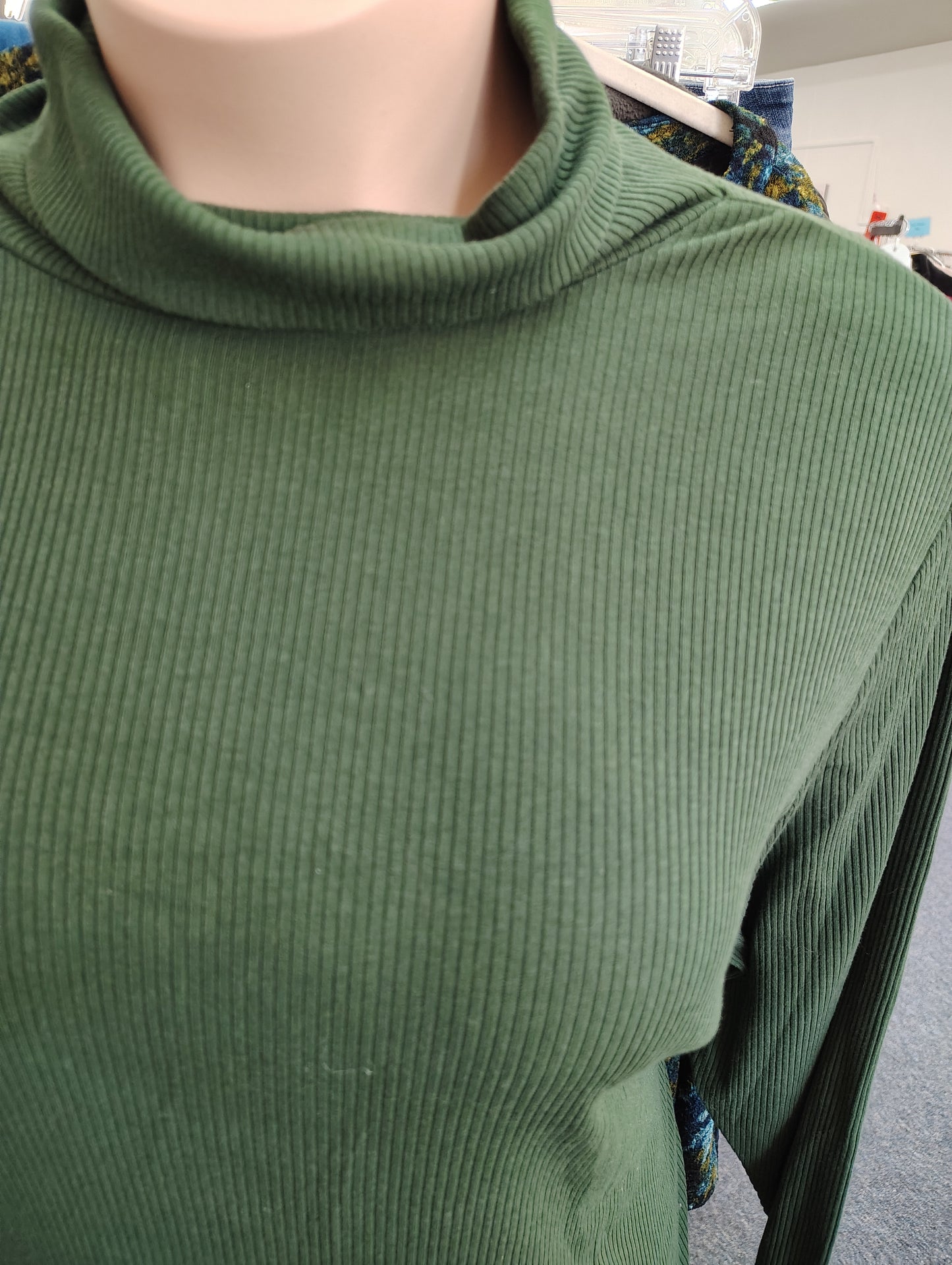 Old Navy green ribbed turtleneck top size 4x