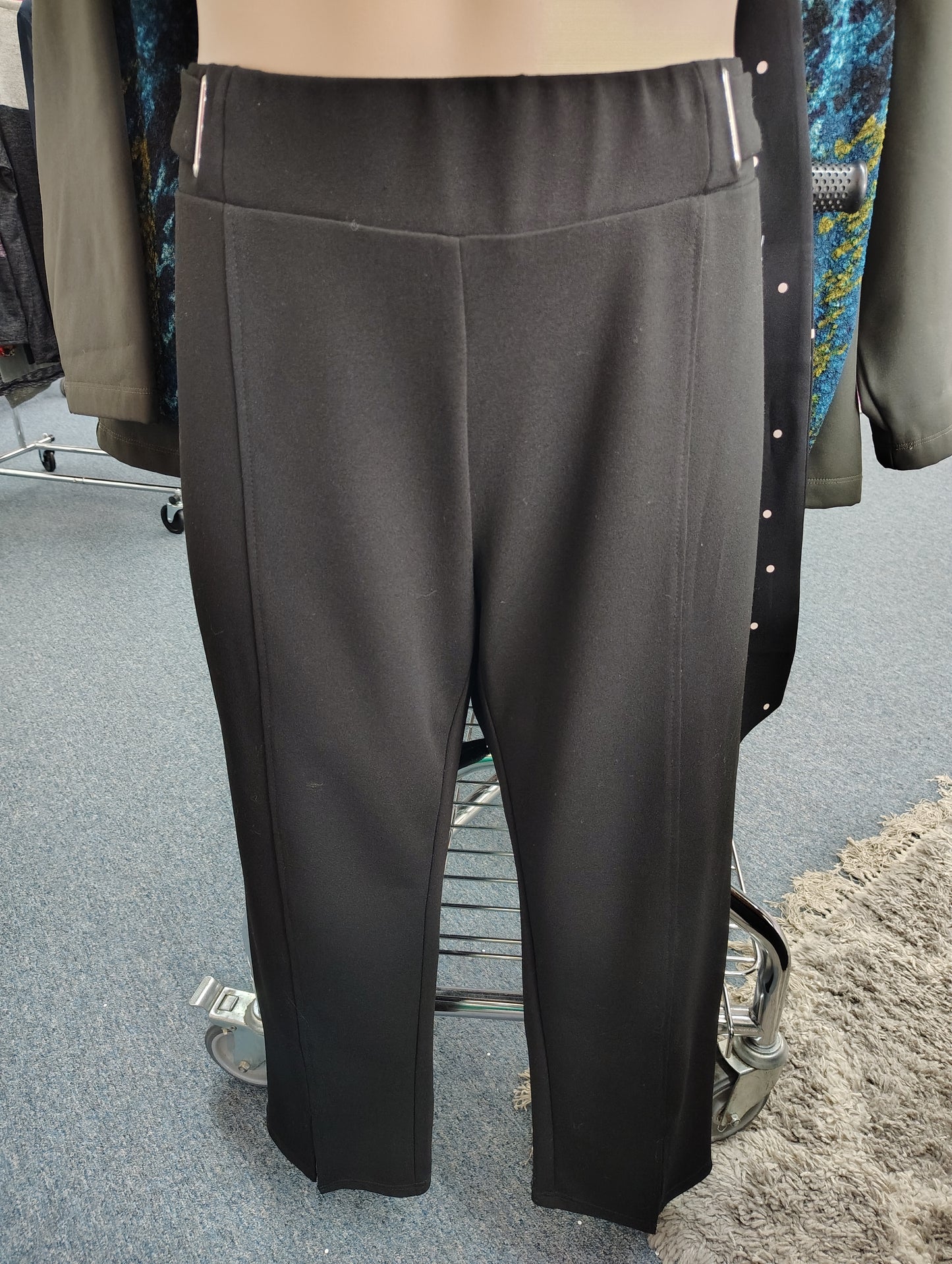 Daily Thread black pull on dress pants size 2x