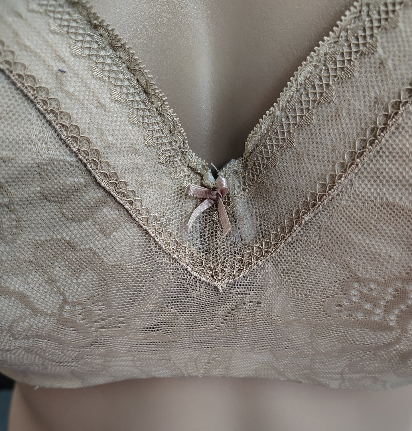 Cacique nude lace balconette bra size 46D