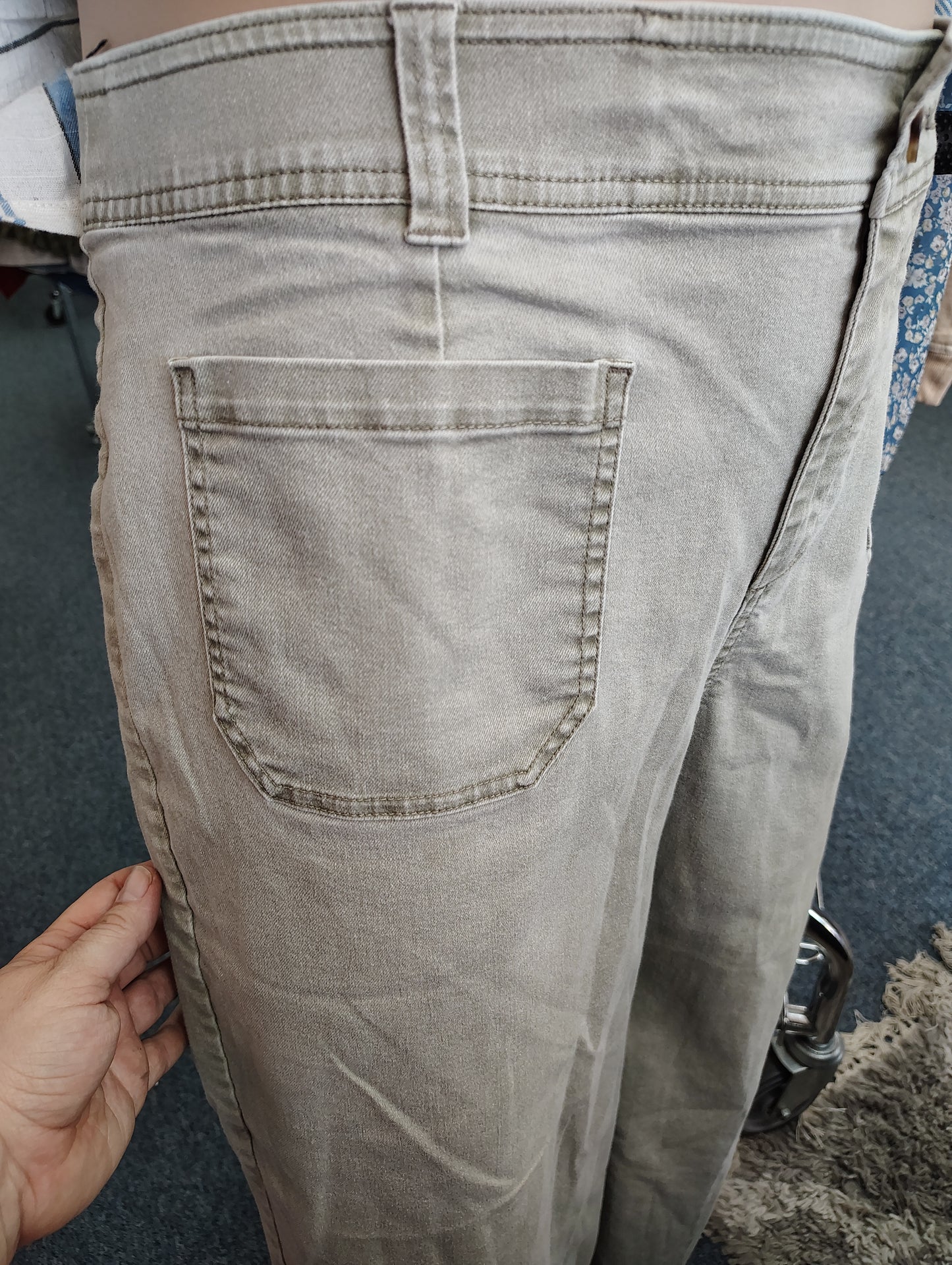 Lane Bryant light green wide leg cropped jeans size 16