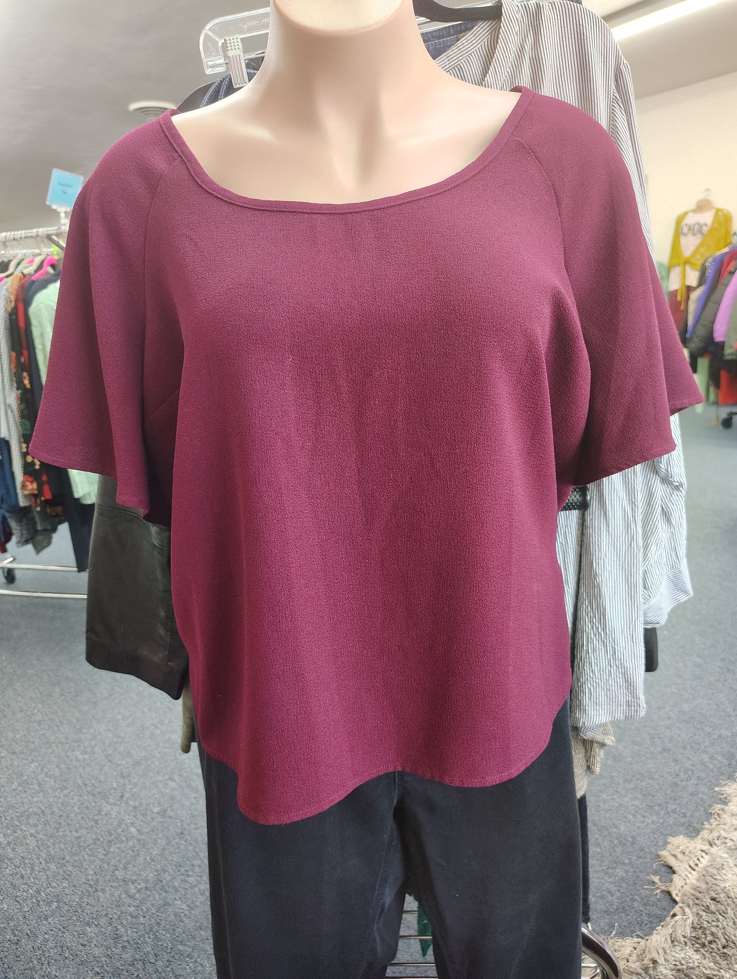 Torrid maroon slightly cropped dressy top size 5x