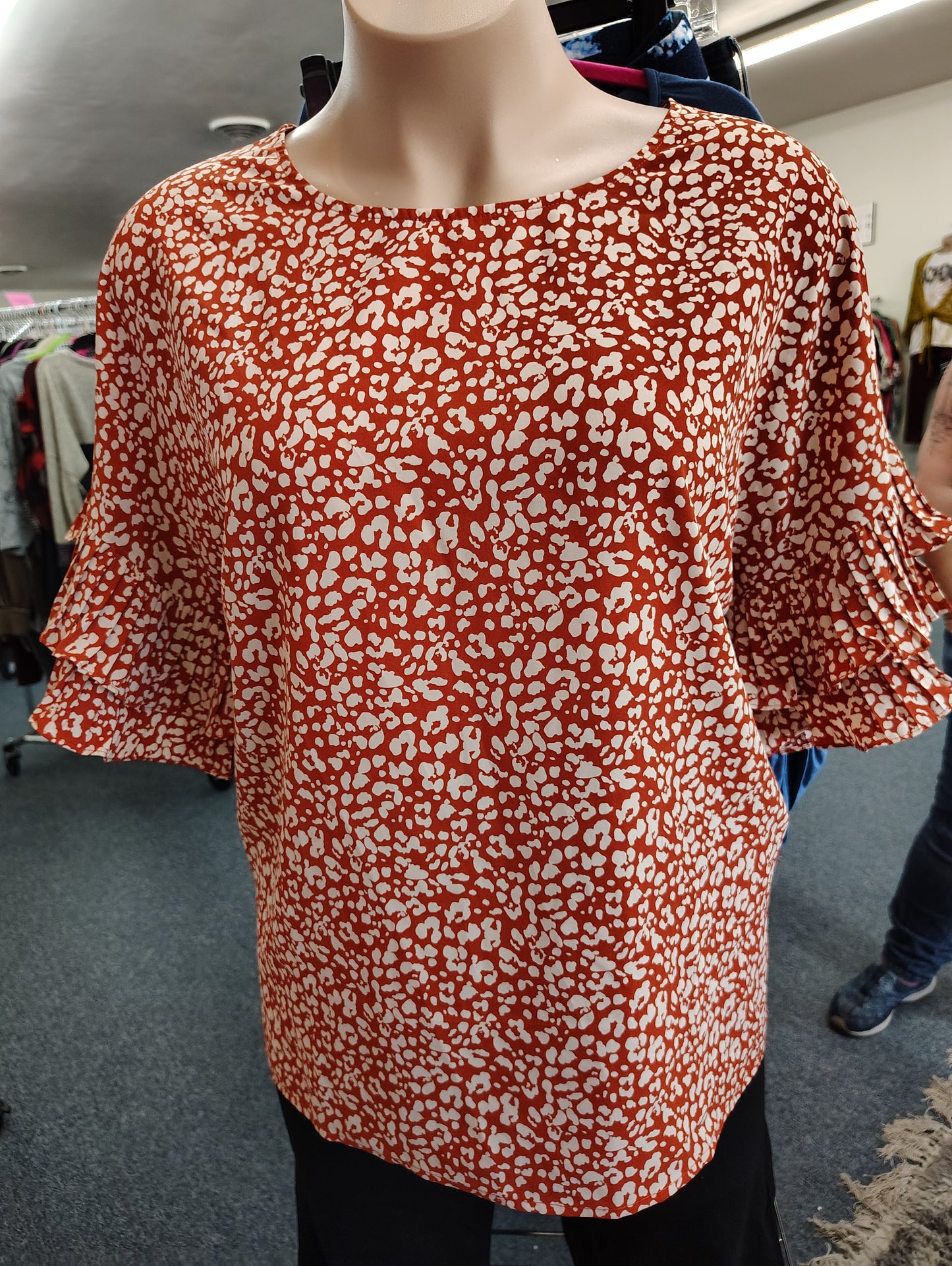 Oddy NWT orange and white animal print flutter sleeve top size 2x