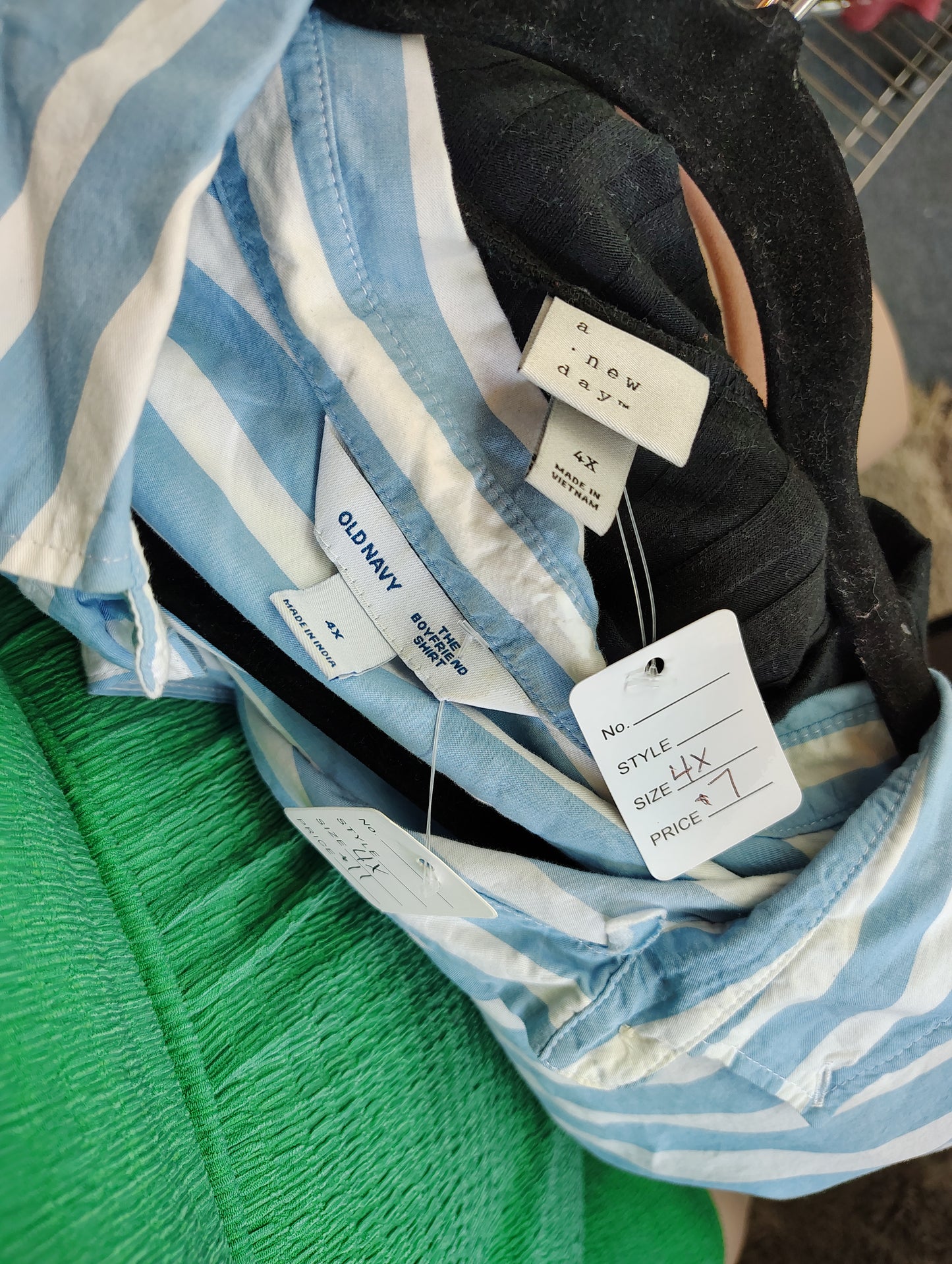 Old Navy boyfriend shirt size 4x blue stripes button front