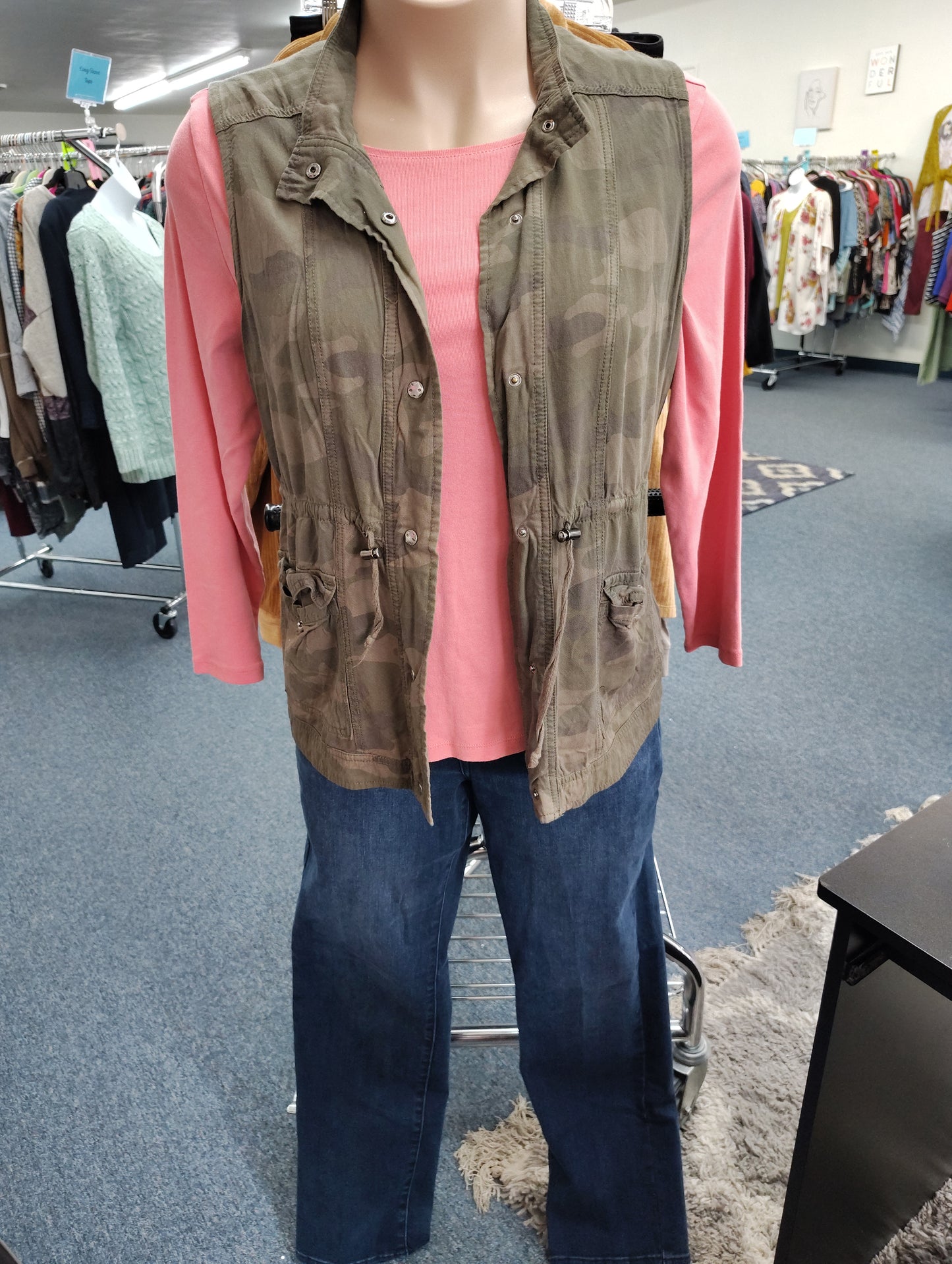 Maurices camo button front vest size xxl