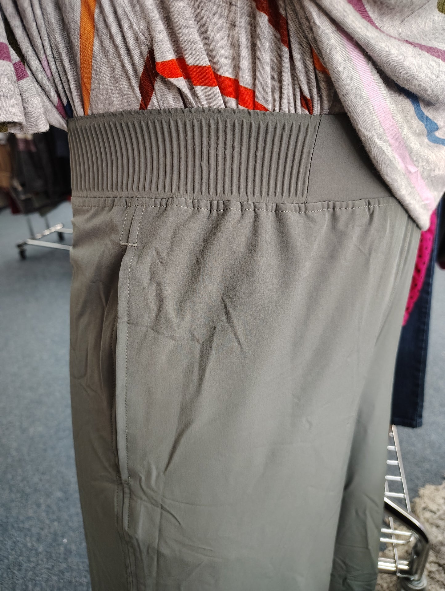 Avia olive green wide leg athletic pants size xxl