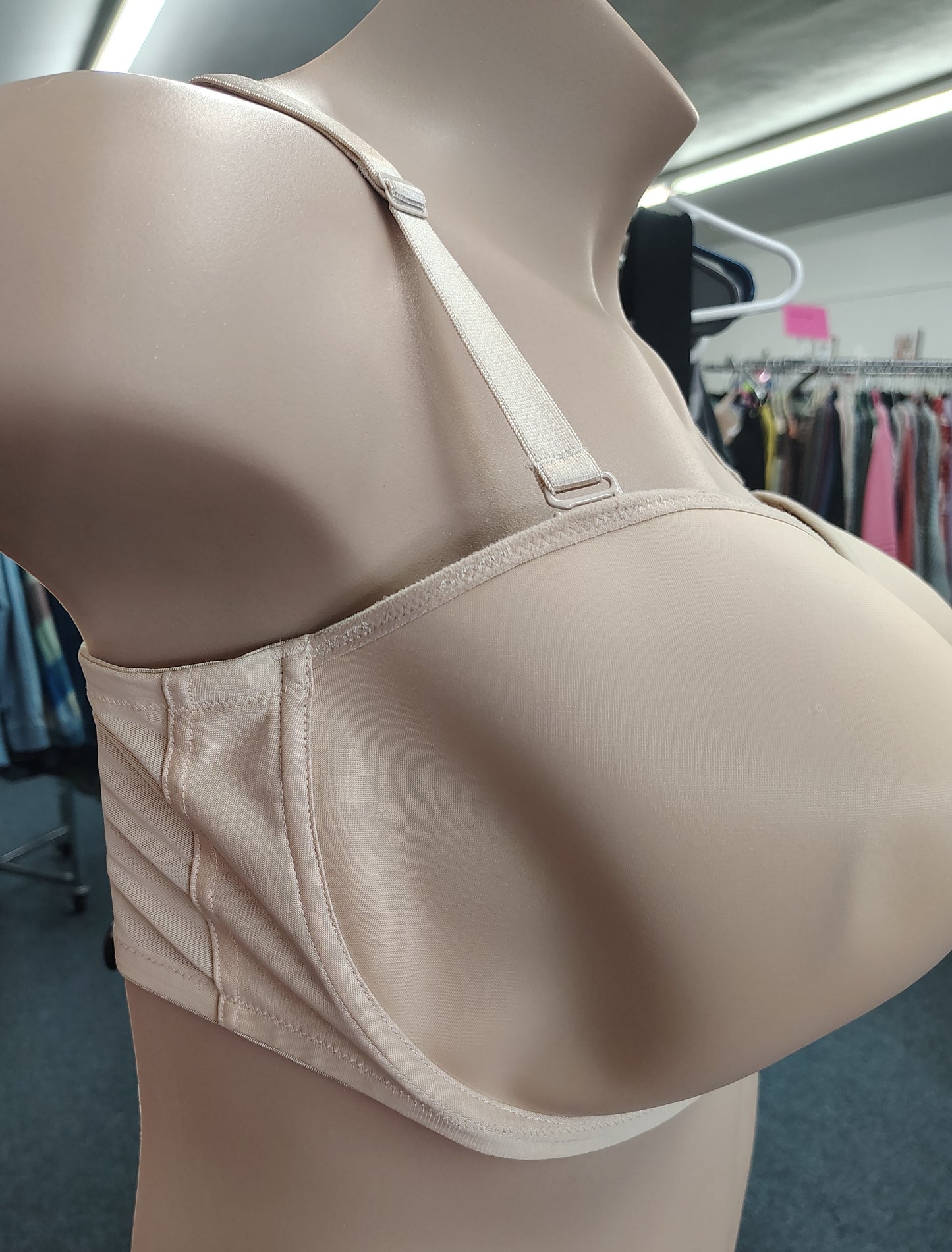 Elomi nude strapless bra size 44H