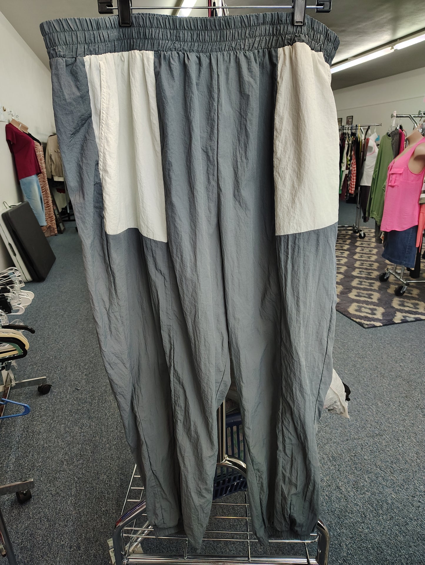 Fabletics gray wind breaker jogger pants size 4x