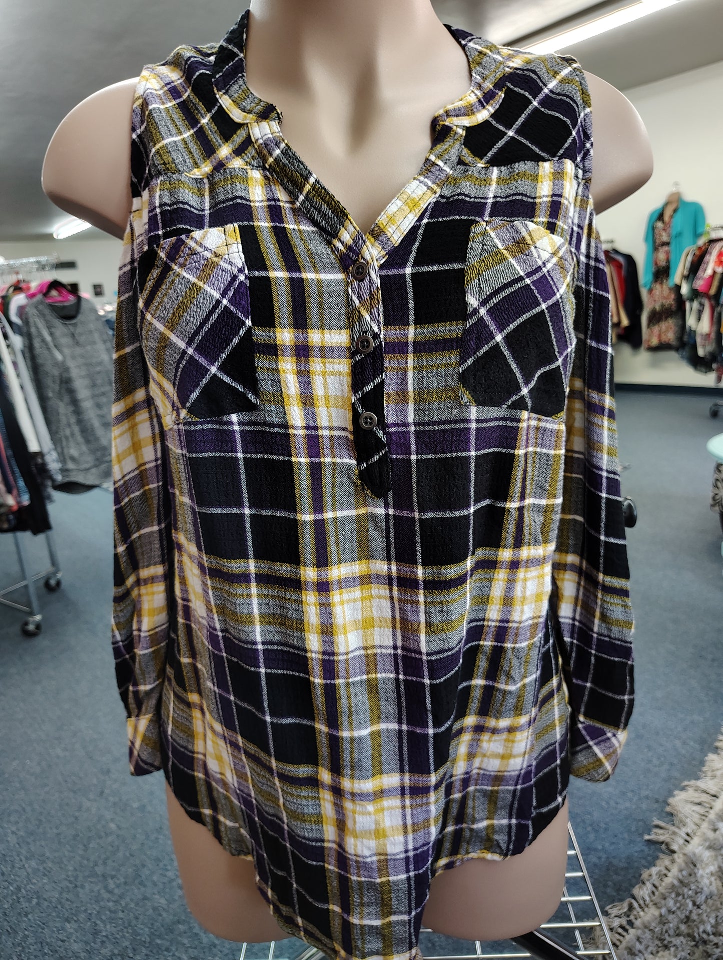 Torrid flannel cold shoulder top size 2x Viking colors!