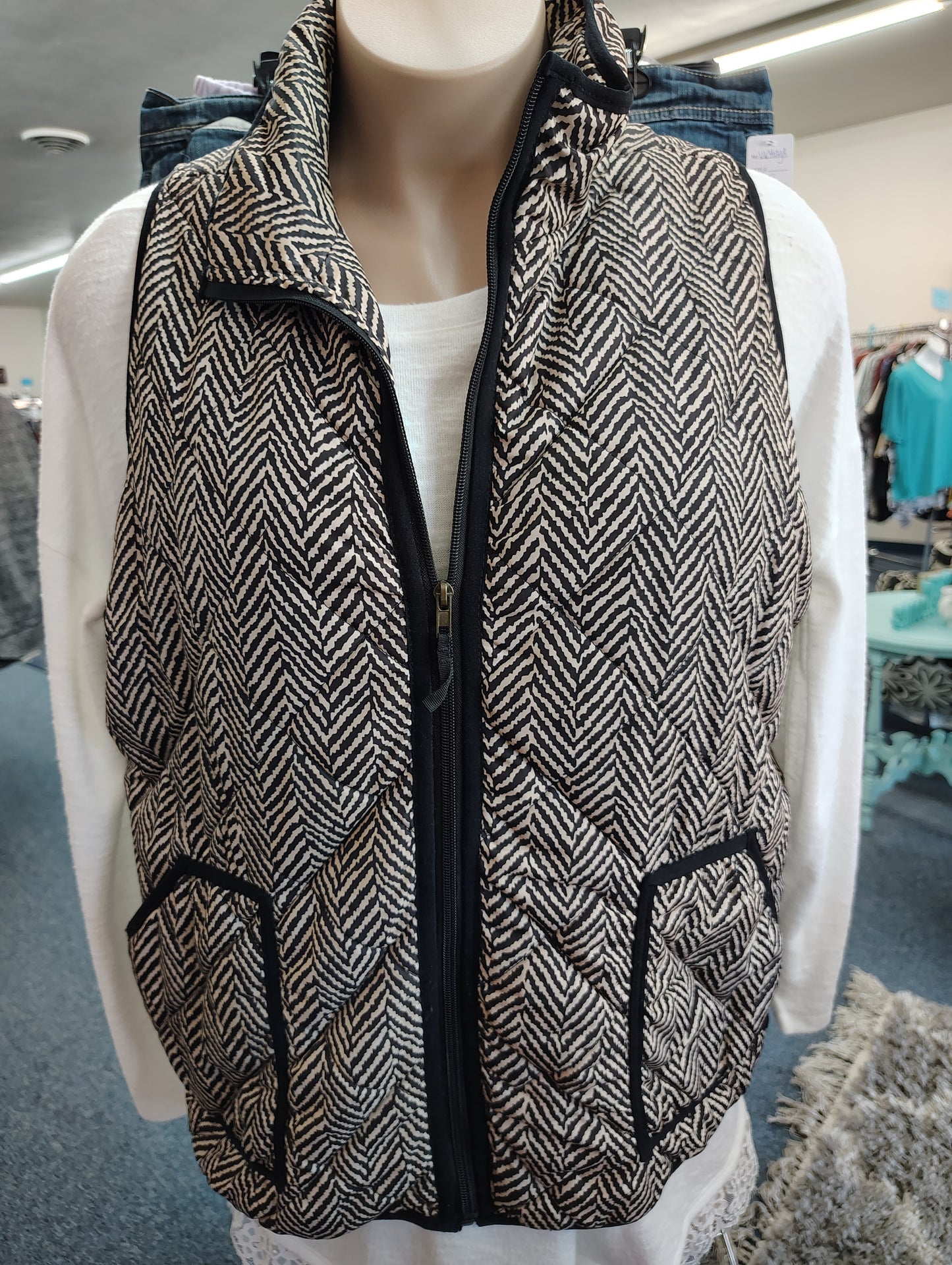 Fresh chevron striped quilted vest size 3x