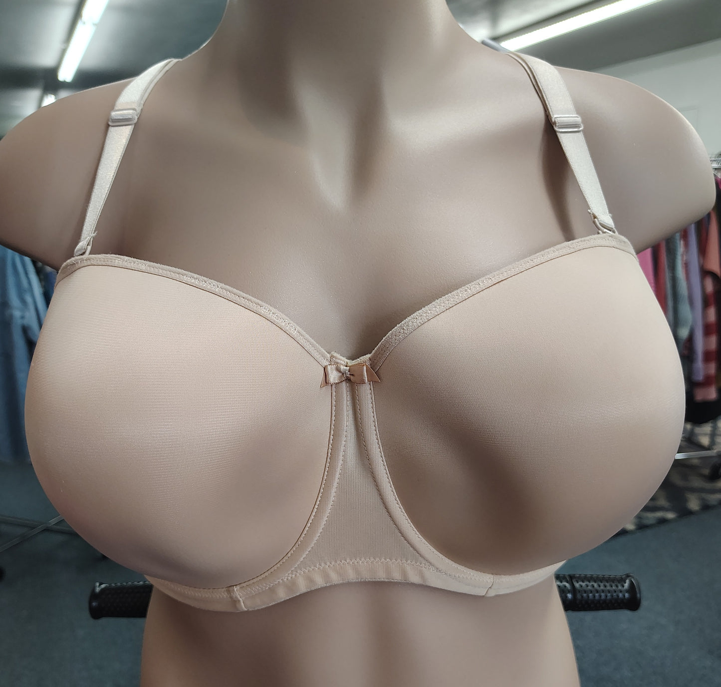 Elomi nude strapless bra size 44H