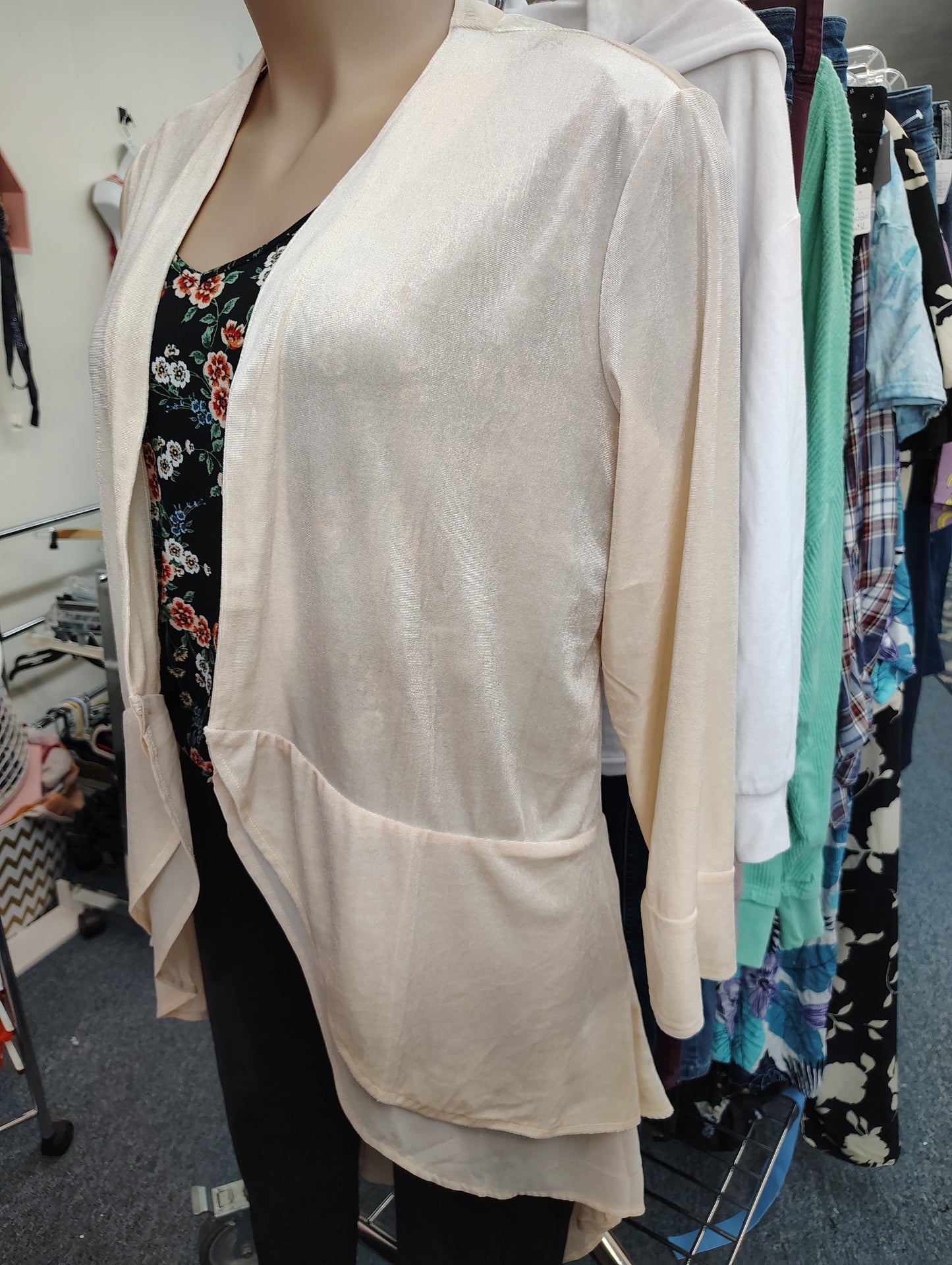 Kate & Mallory cream long velvet blazer jacket 1x