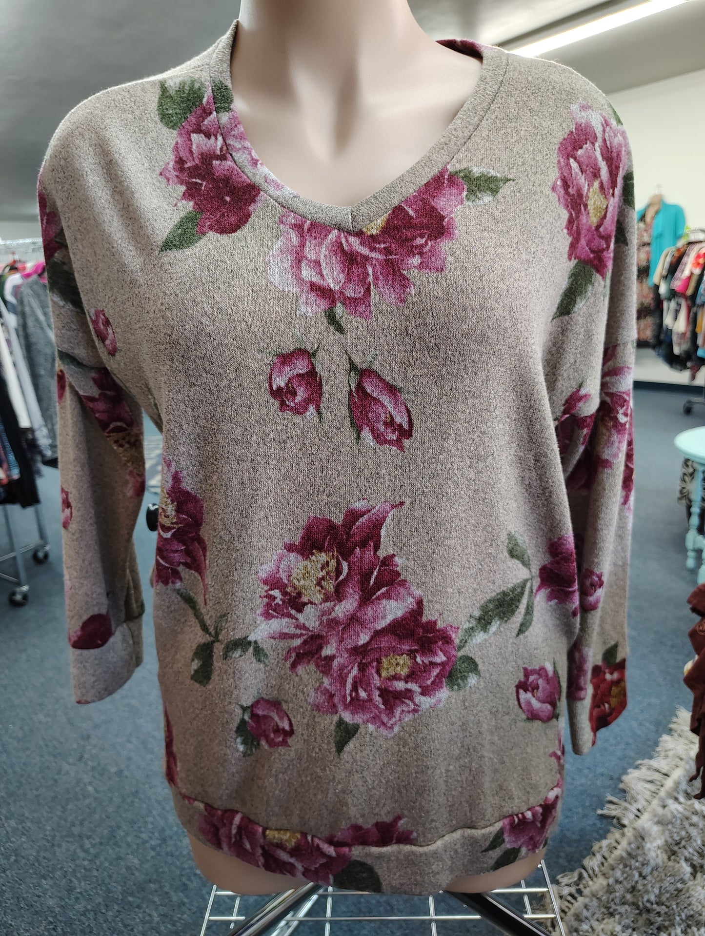 Heimish floral light brown soft top with pockets 2x