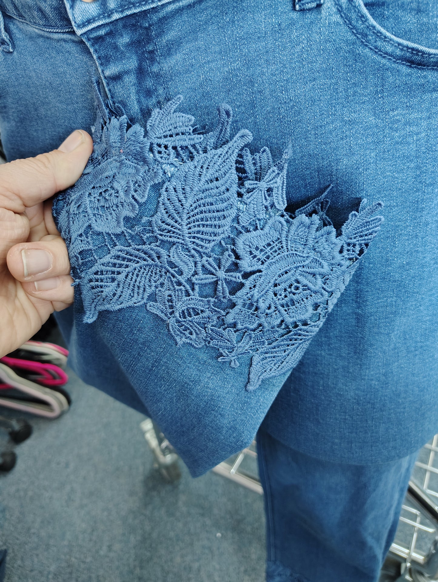 Kate & Mallory cropped embroidered jeans size 16