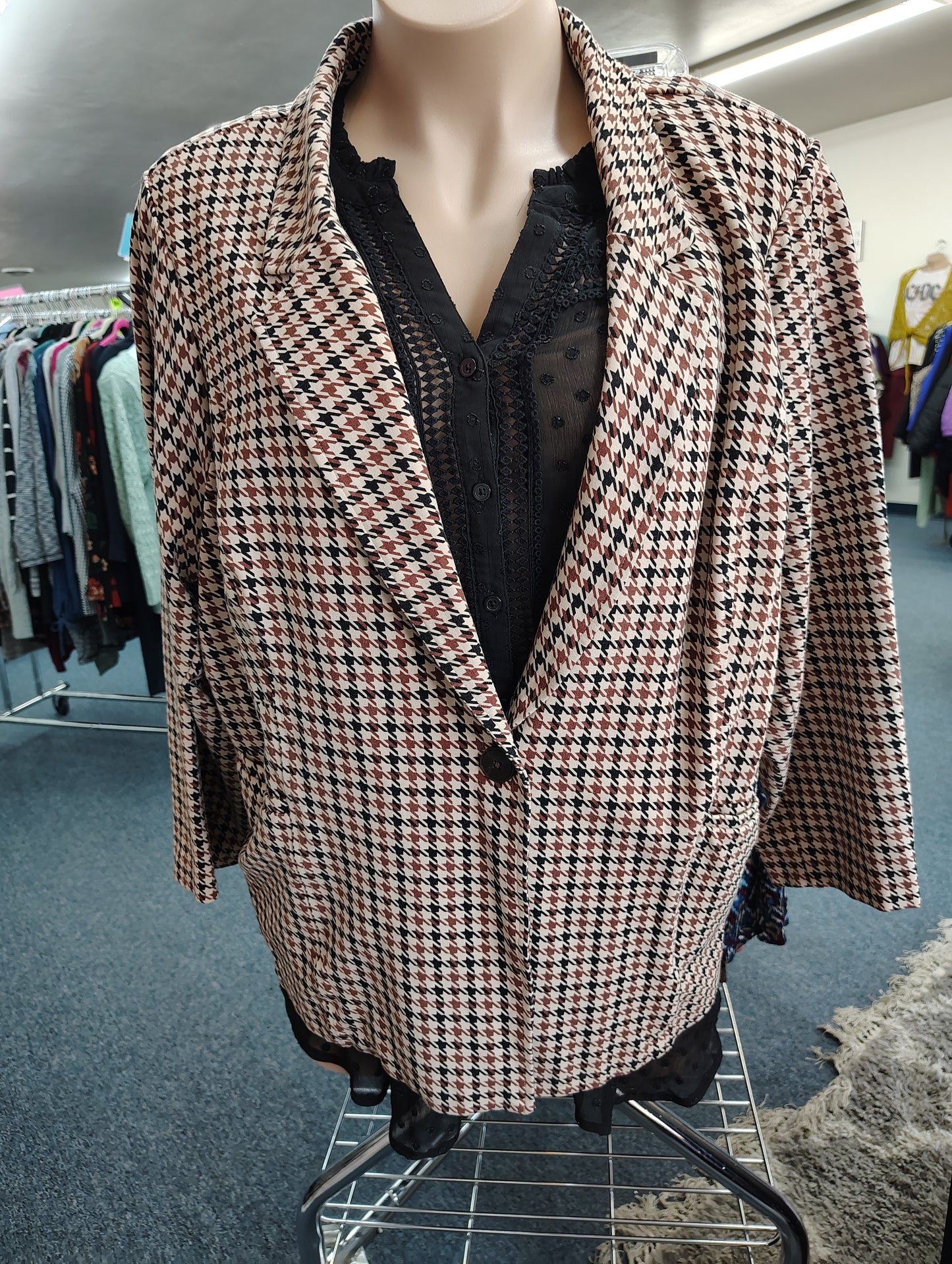 Studio by Torrid brown and black argyle print blazer jacket size 6x