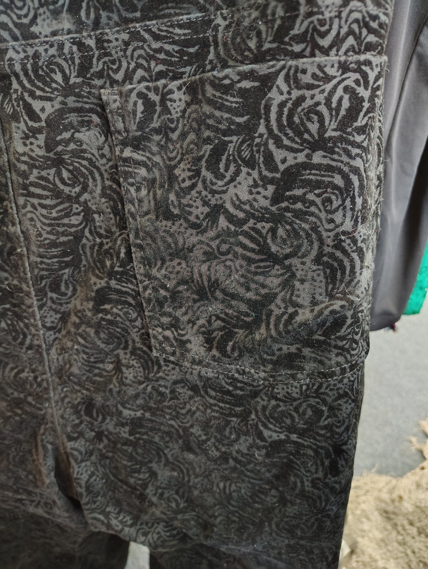 Catherines black velvet pattern jeans size 30W
