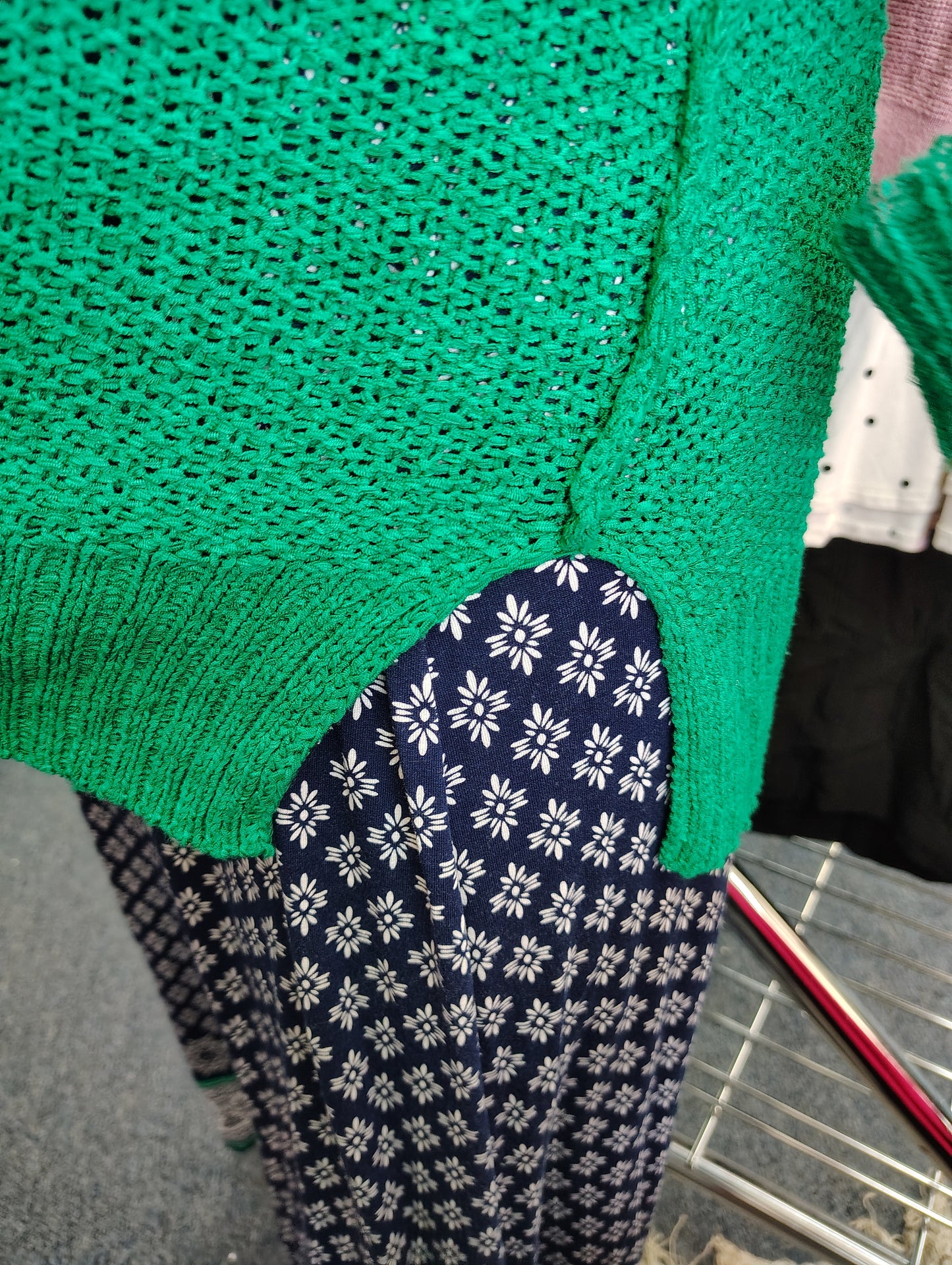 ee some kelly green lightweight sweater size 1x/2x