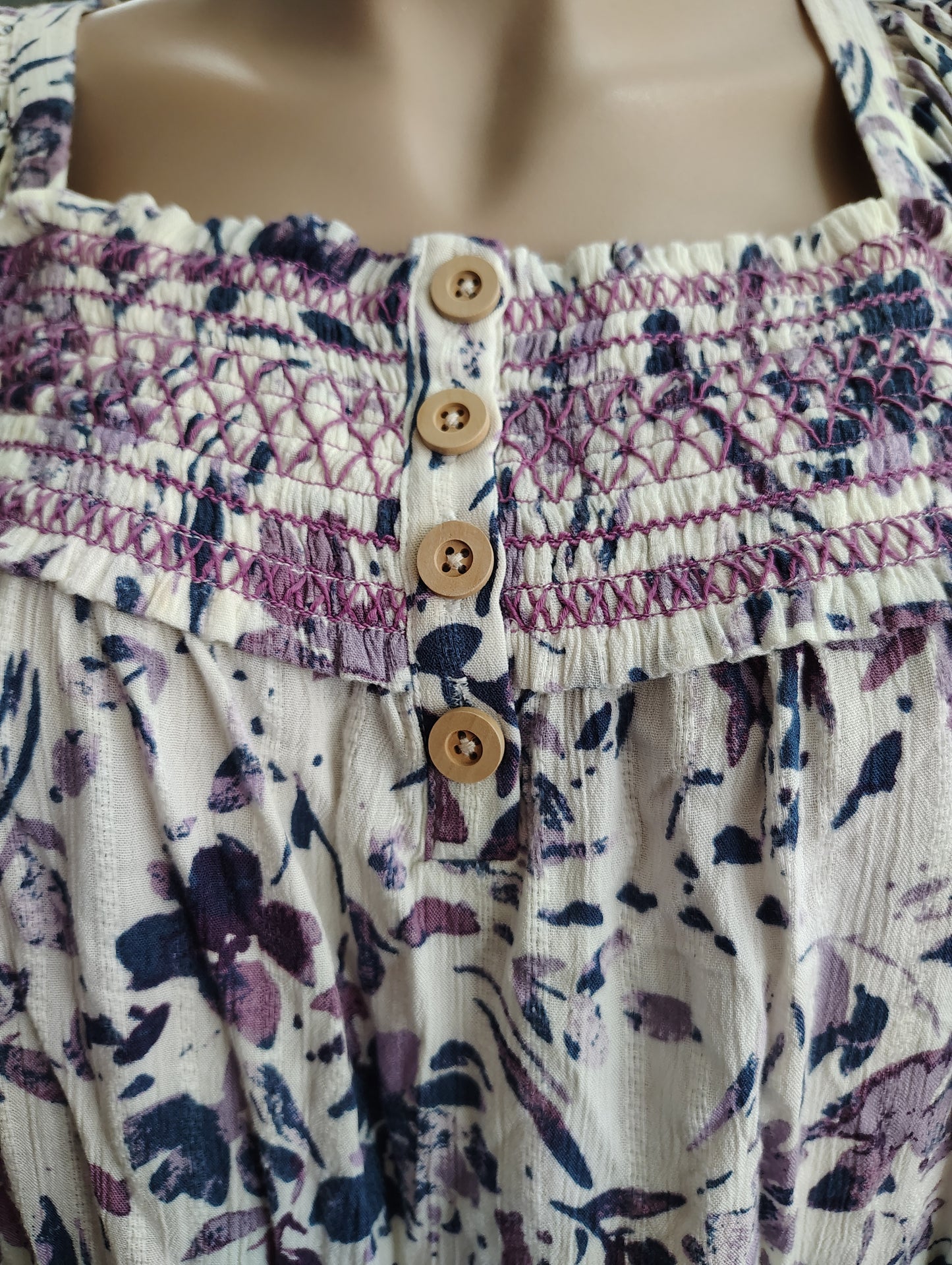 Maurices white purple floral flutter sleeve top size 3x