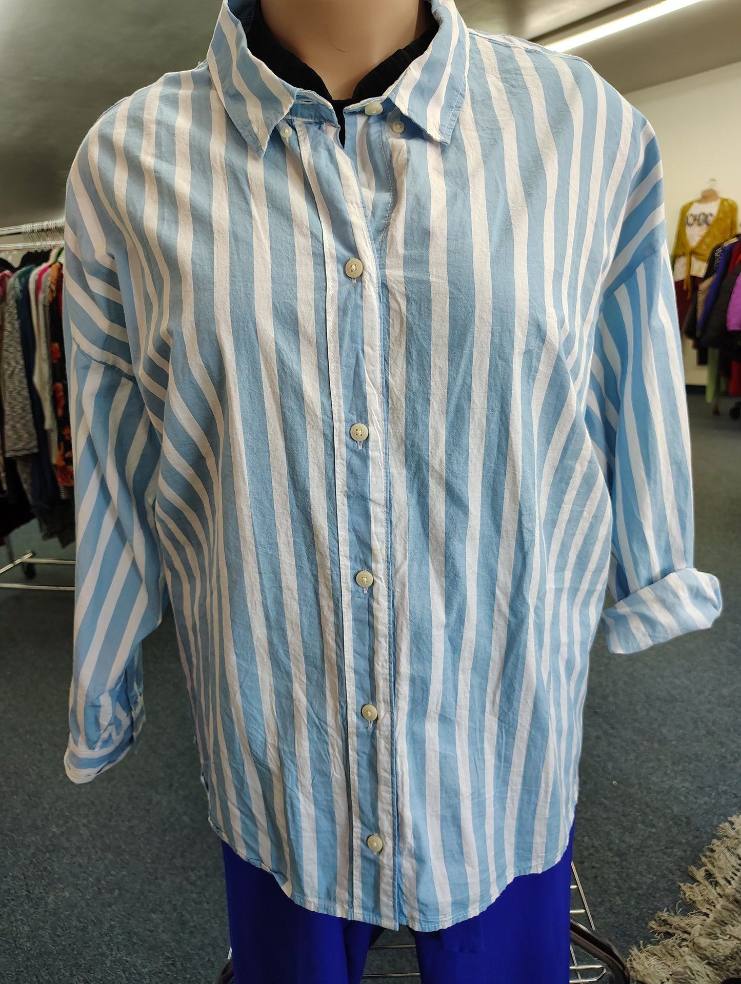 Old Navy boyfriend shirt size 4x blue stripes button front