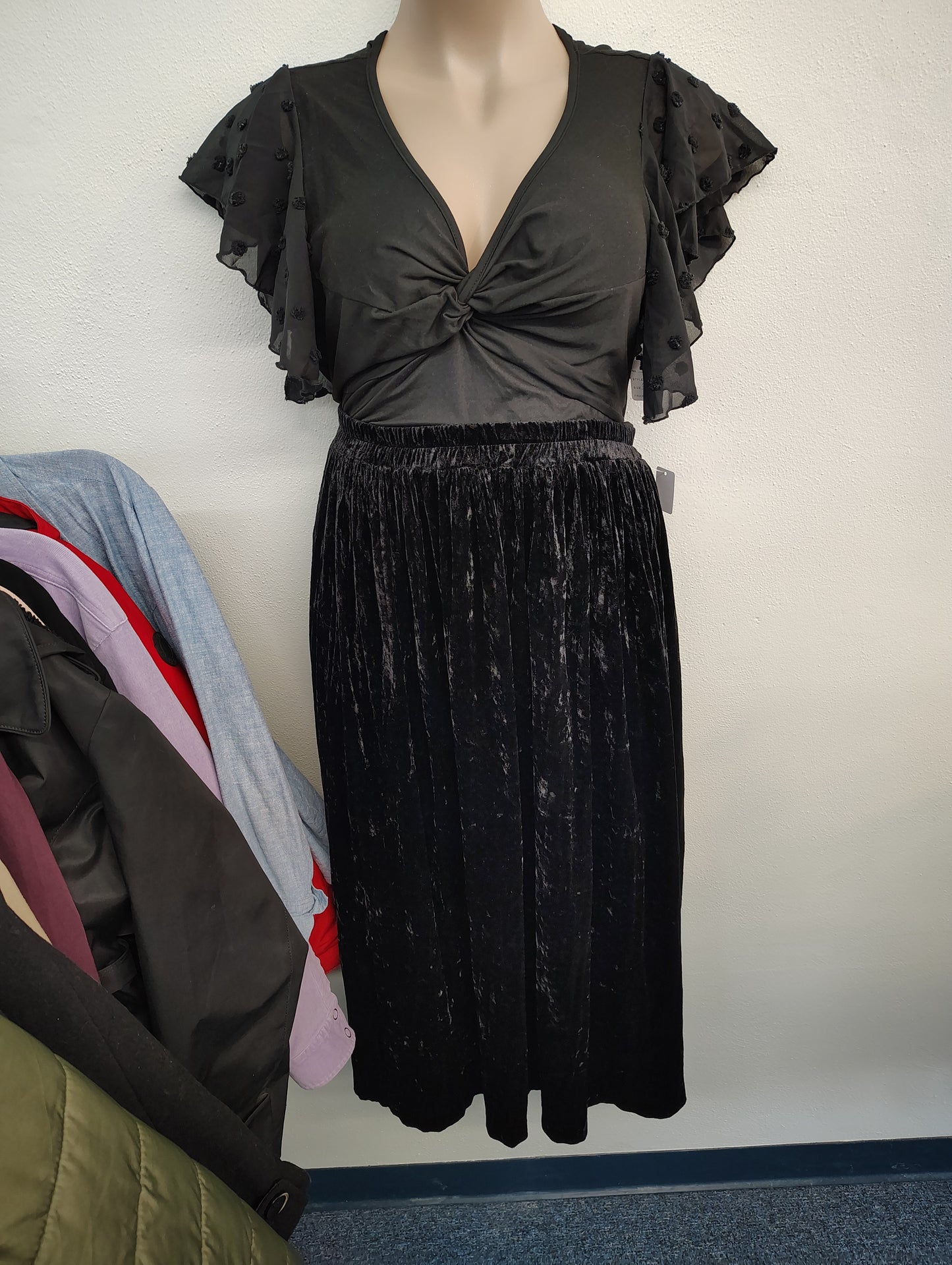 Black flutter sleeve witchy top size 2x