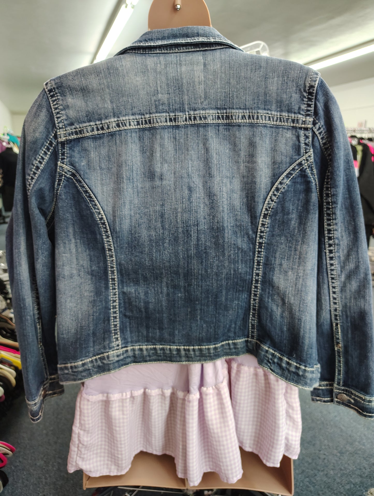 Silver jeans denim jacket size 2x runs like 1x
