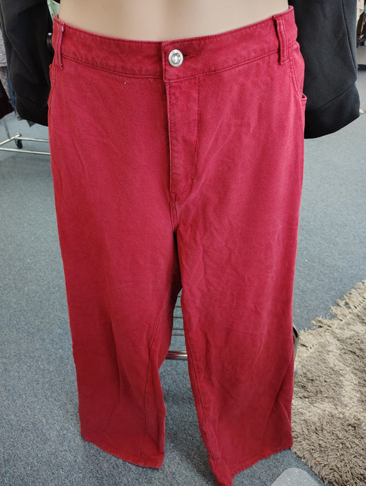 Dream Jeannes Quaker Factory red straight leg jeans size 26
