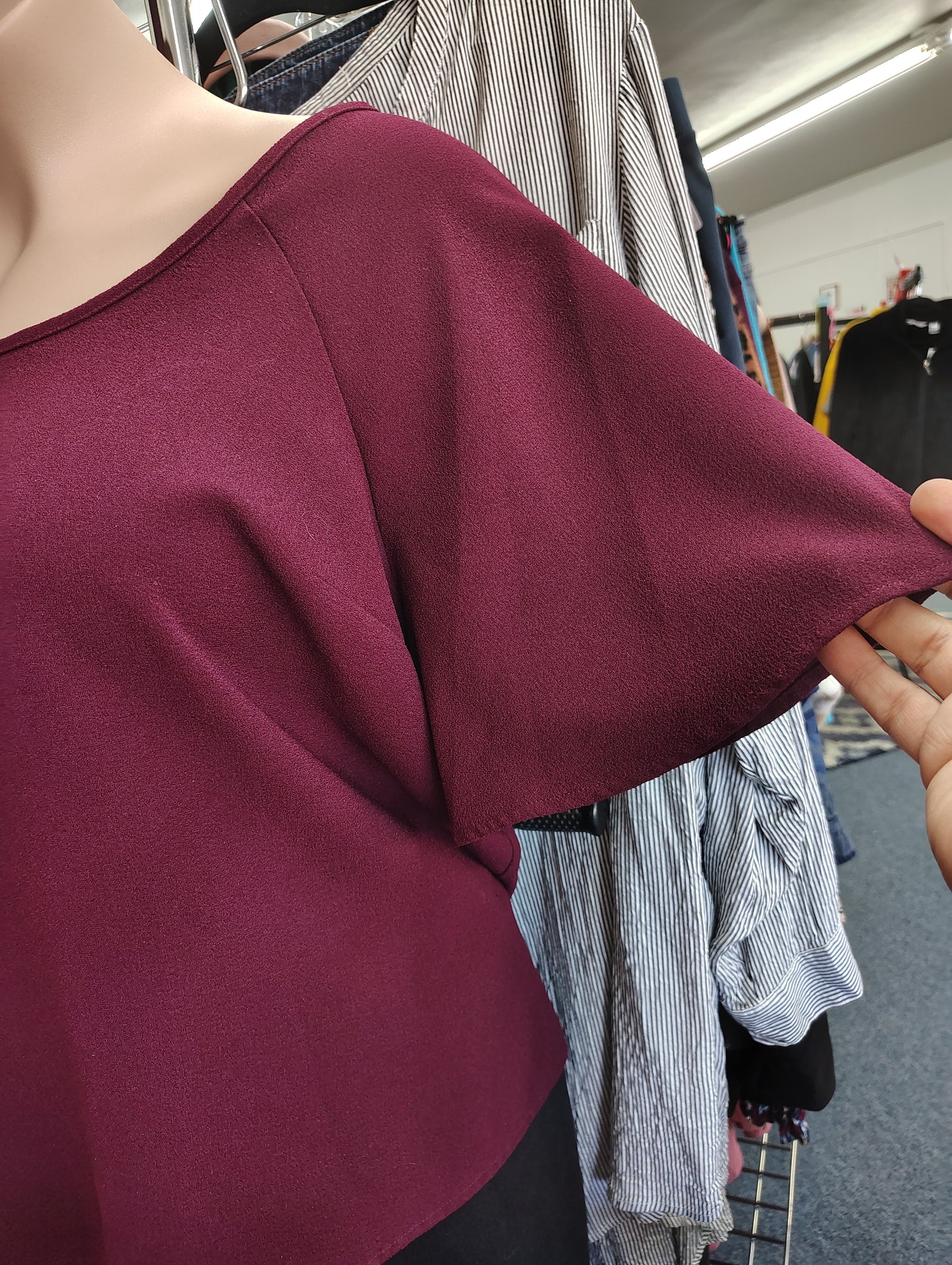 Torrid maroon slightly cropped dressy top size 5x