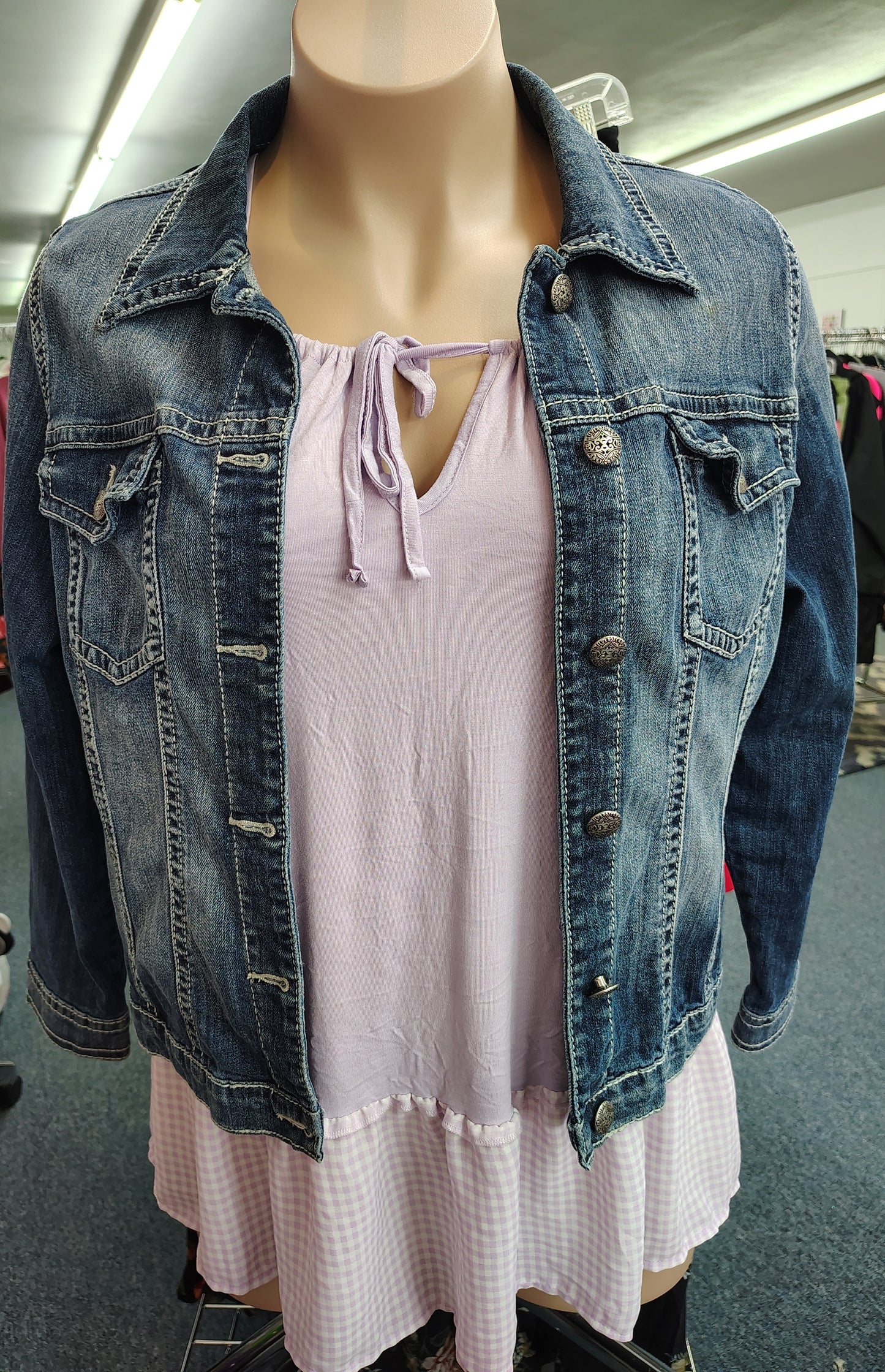 Silver jeans denim jacket size 2x runs like 1x