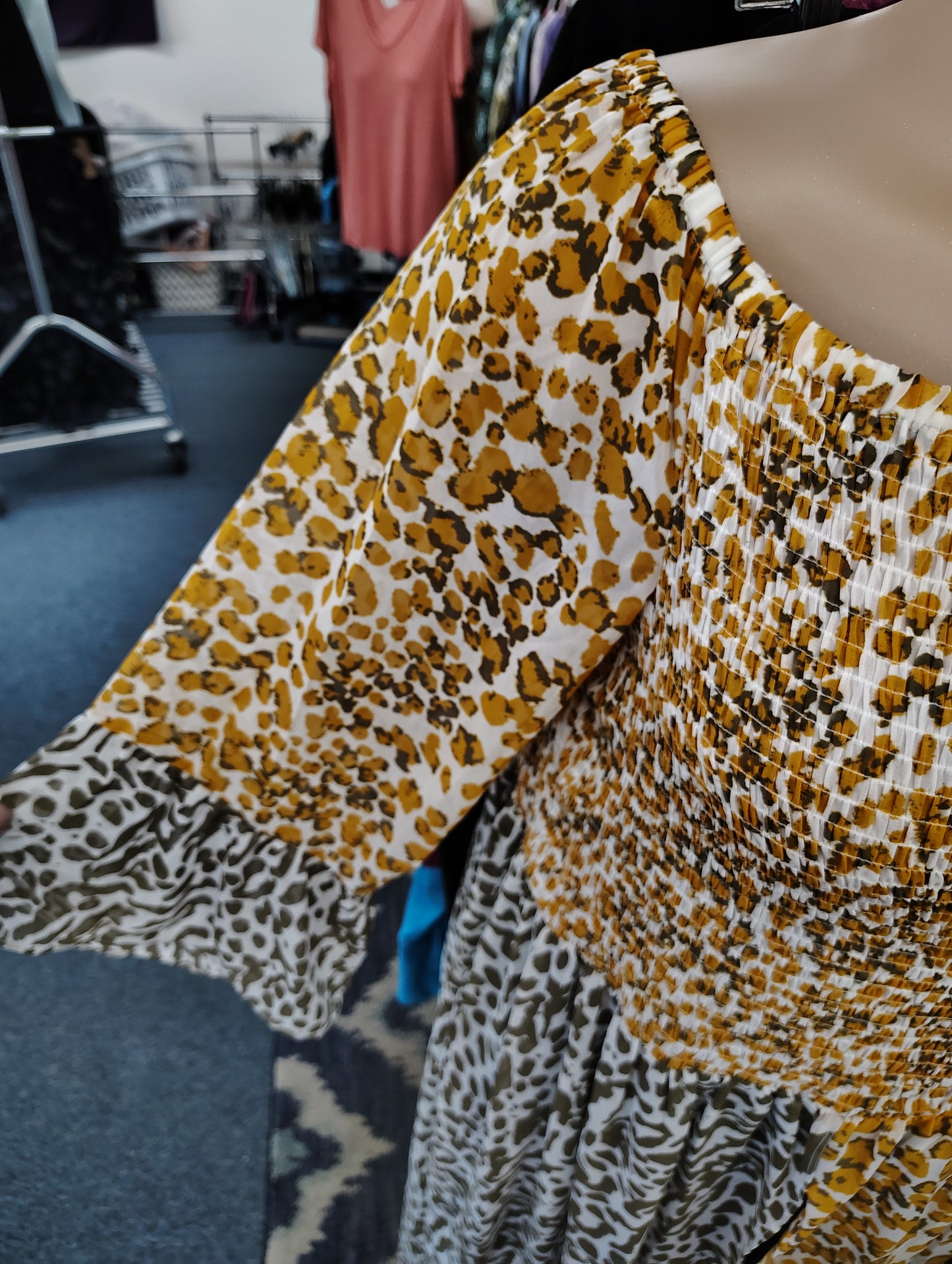 Cato tunic top with open front animal print size 18/20 2x